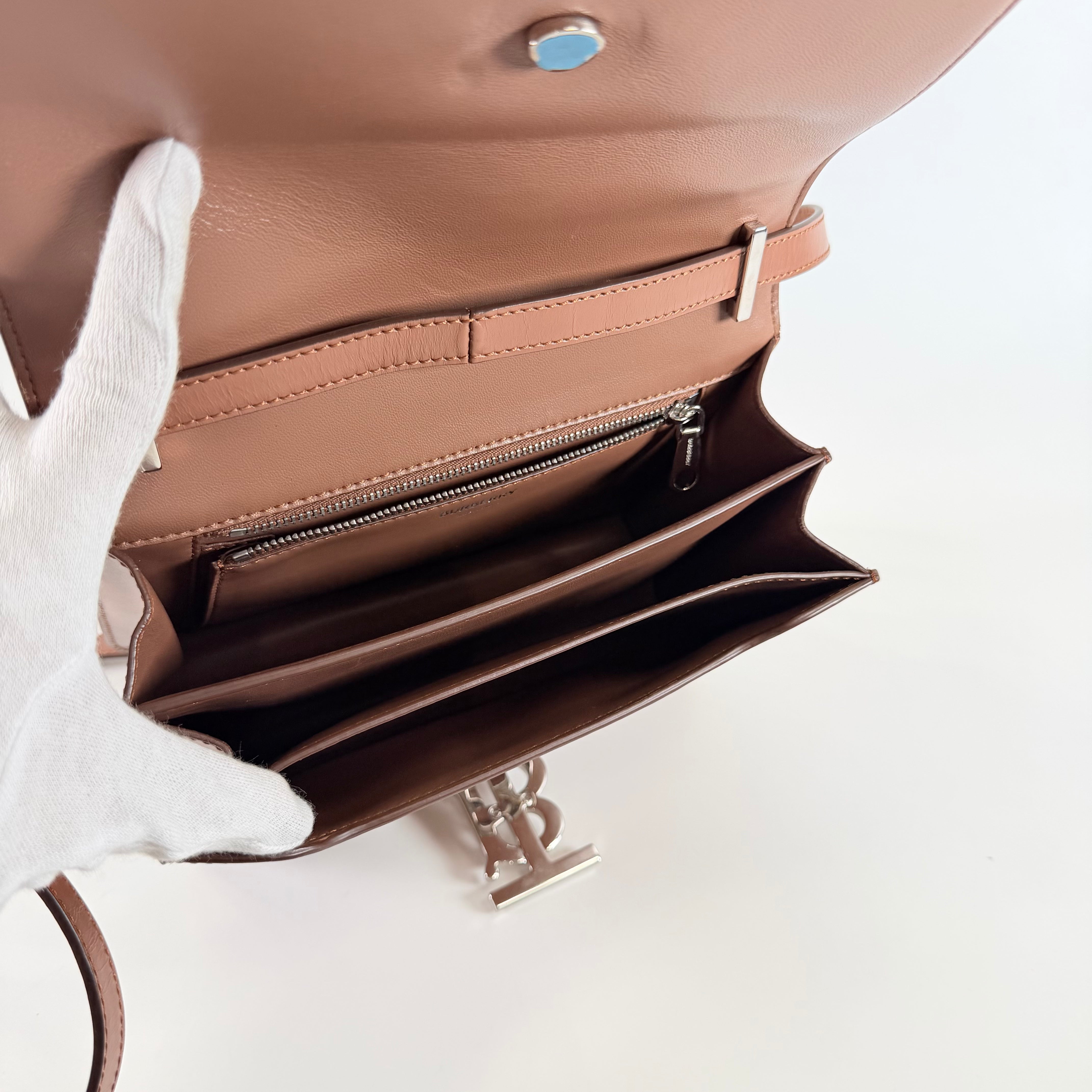 2607 secondhand BURBERRY ITKUOSRL126ES TB bag Shoulder bag Small Brown