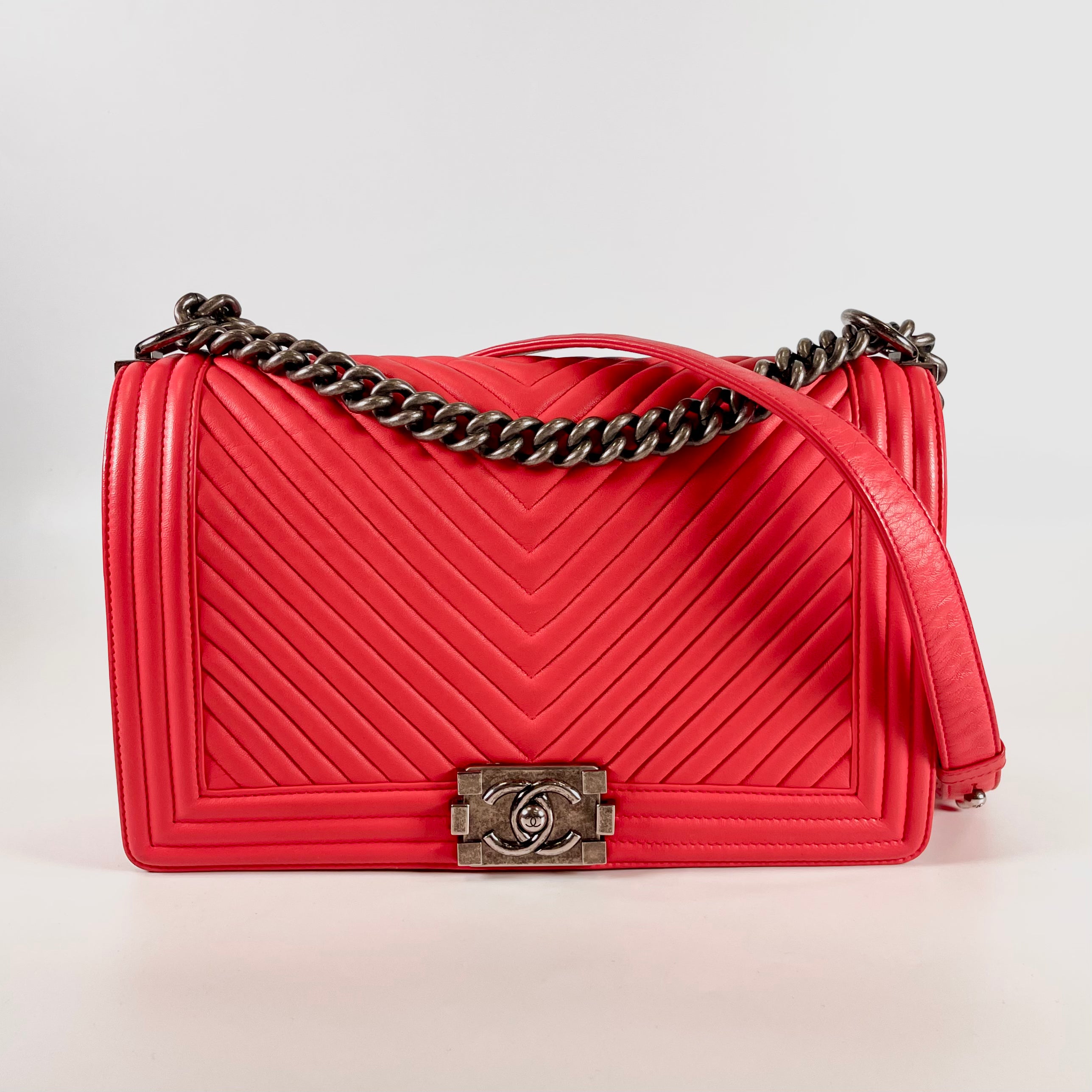 2602 secondhand CHANEL brand bag