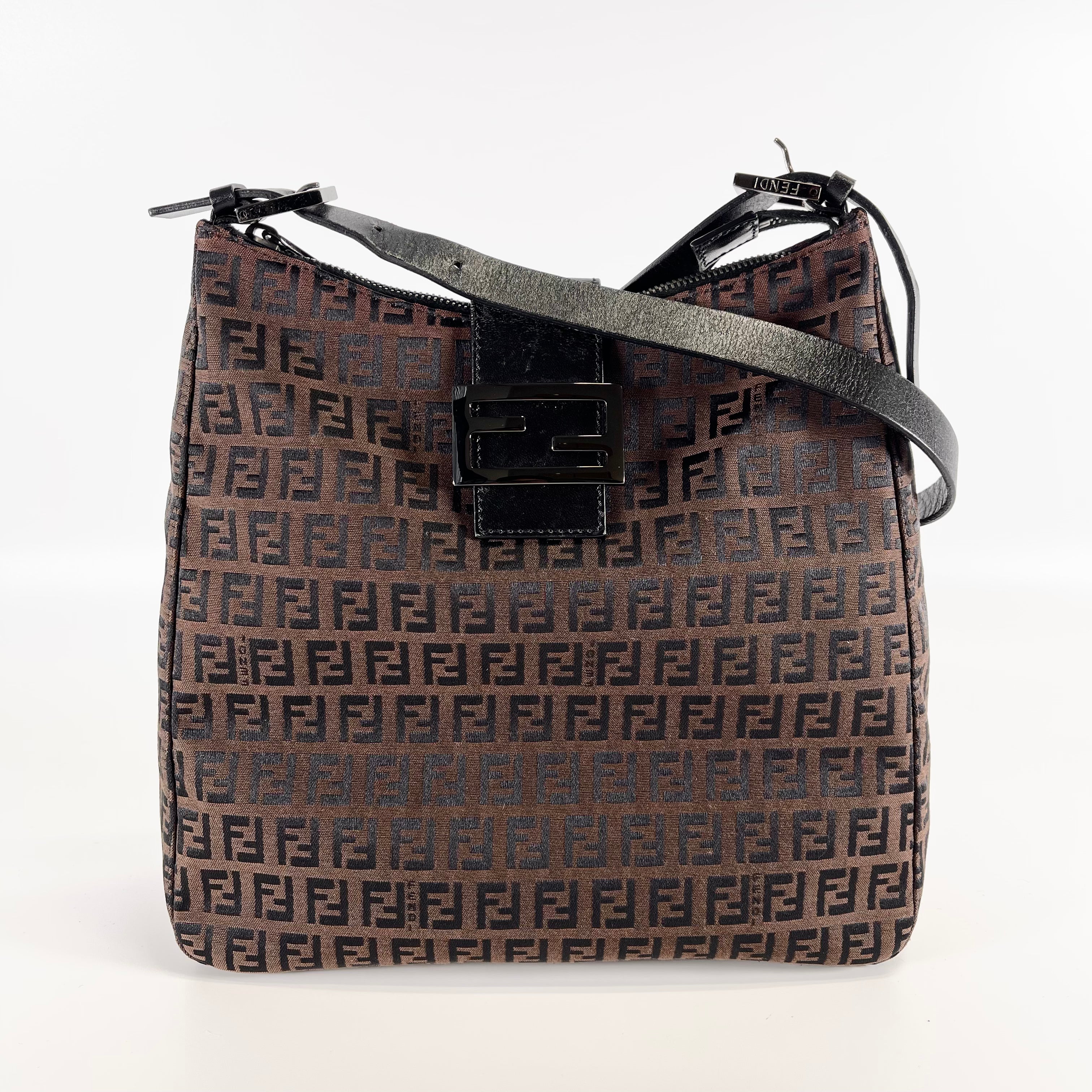 2602 secondhand FENDI Mamma Shoulder bag