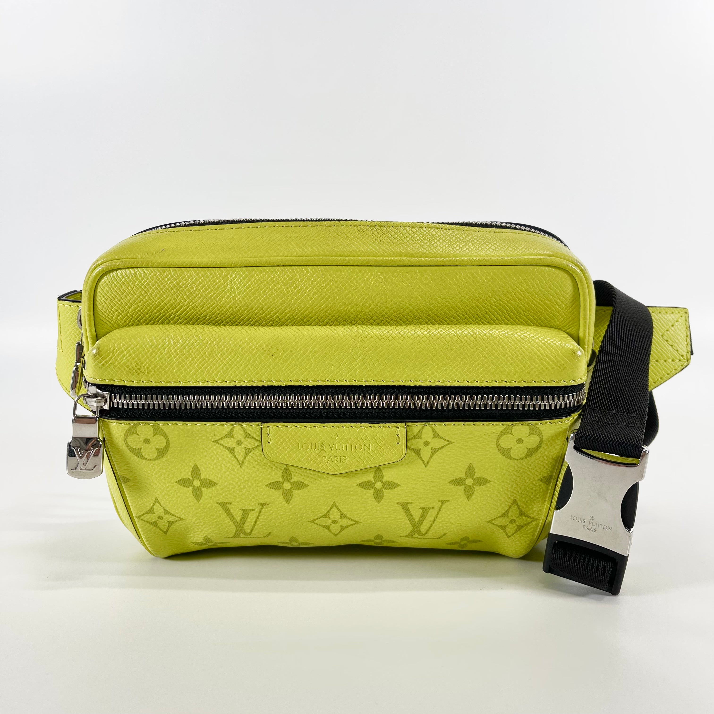 2602 secondhand LV Bam bag Outdoor M 30251 FO4149 Taigarama