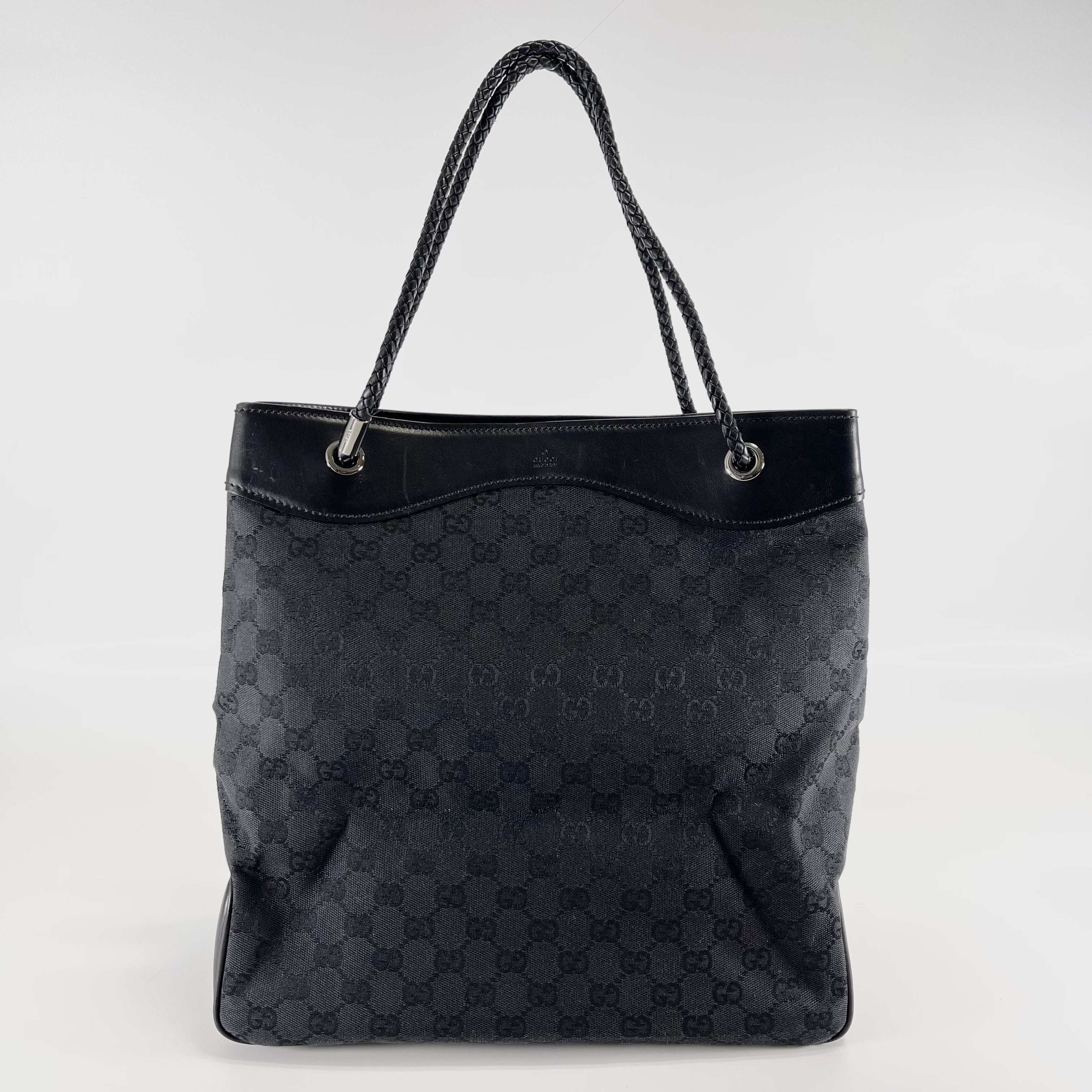 2602 secondhand GUCCI bag