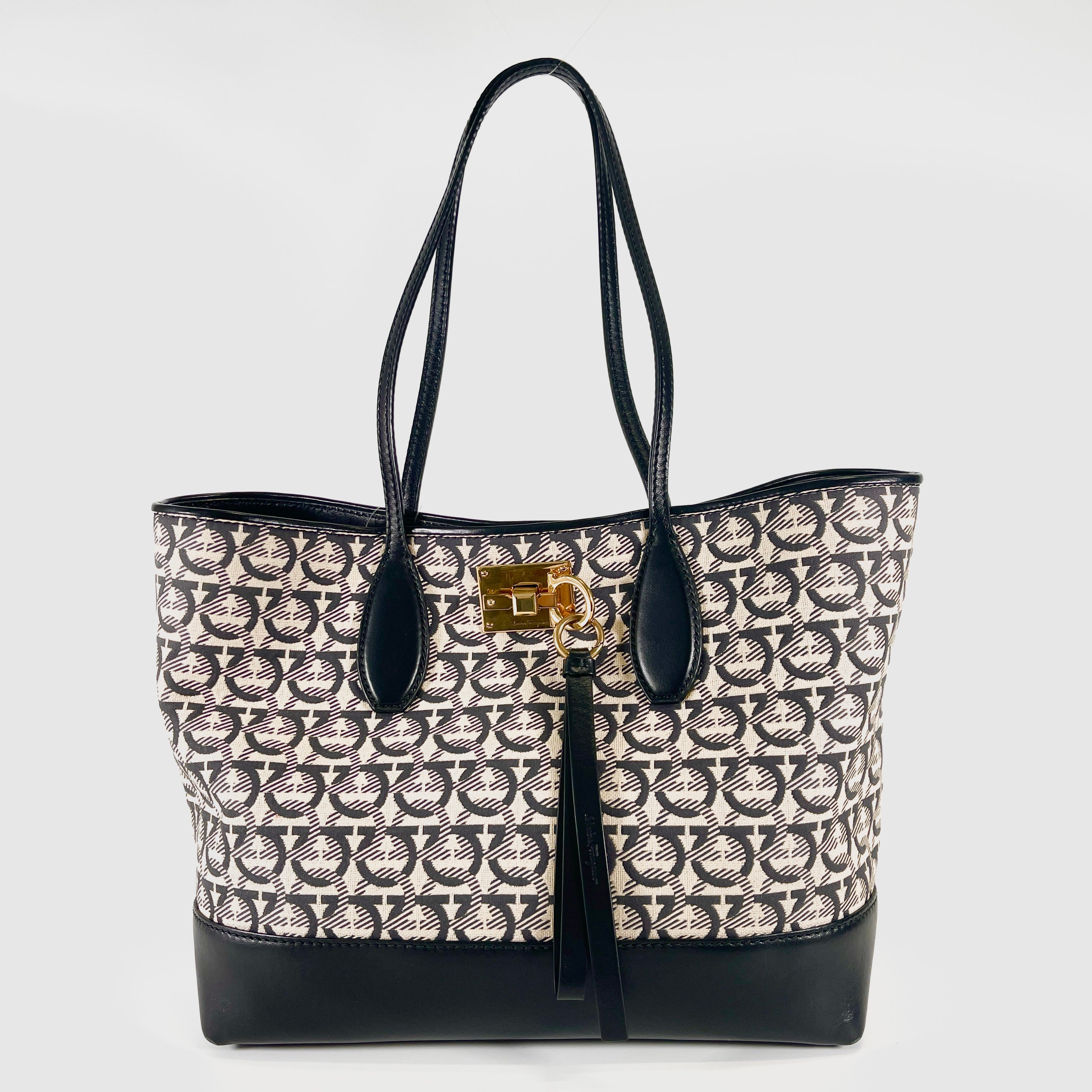 2604 secondhand Ferragamo brand bag AU 21/H663 Tote
