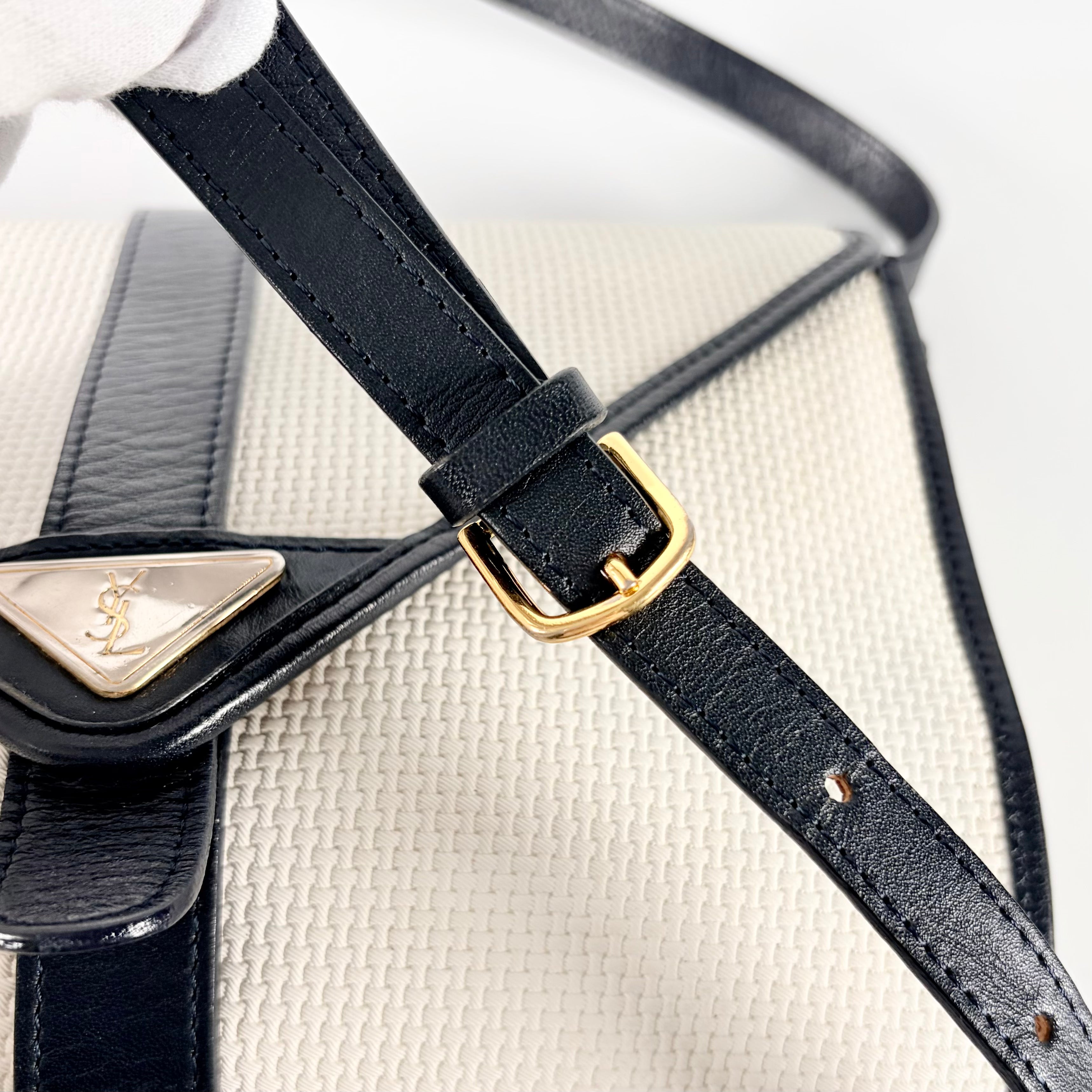 2605 secondhand SAINTLAURENT YSL Shoulder bag