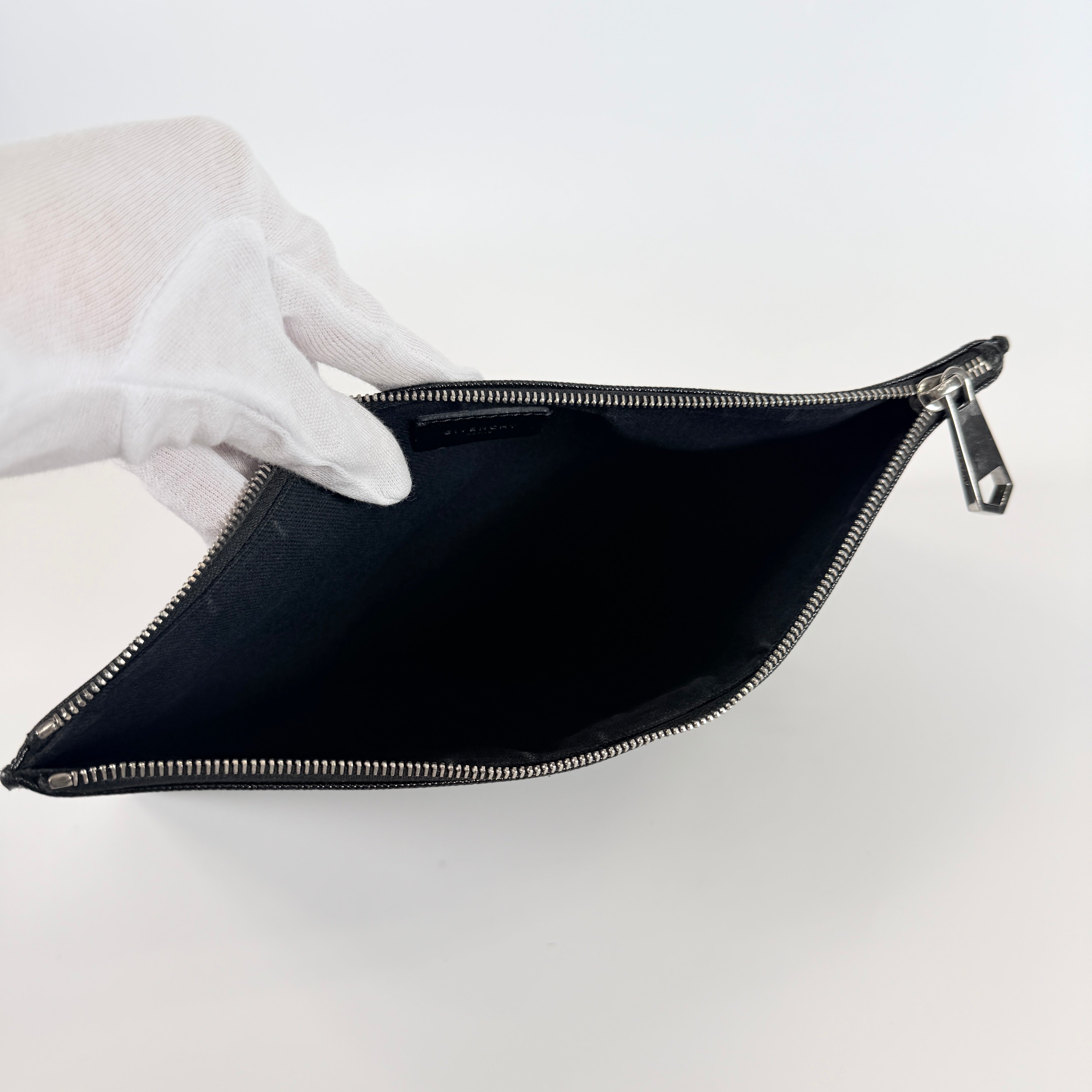 2607 secondhand GIVENCHYGIVENCHY van Clutch Bag