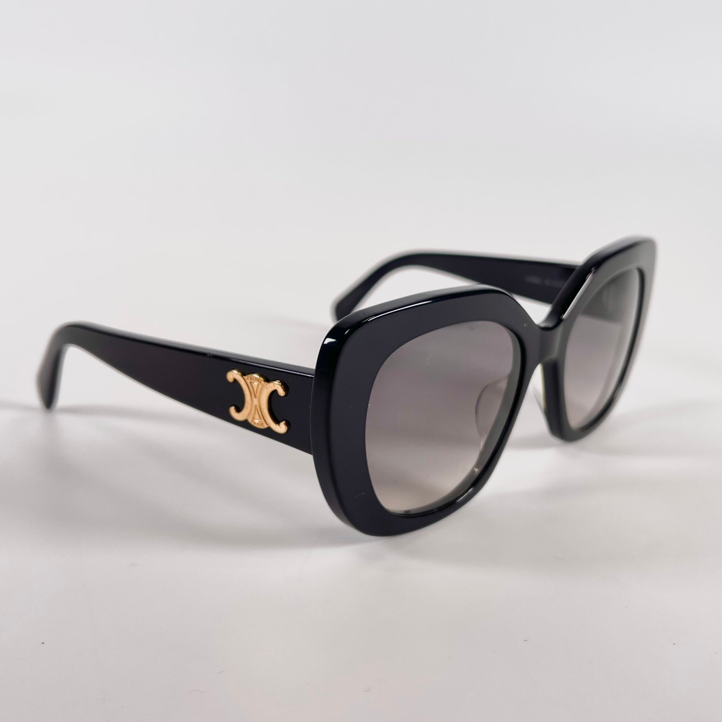 2602 secondhand CELINE CL40226U Triomphe sunglasses 55 19 plastic black