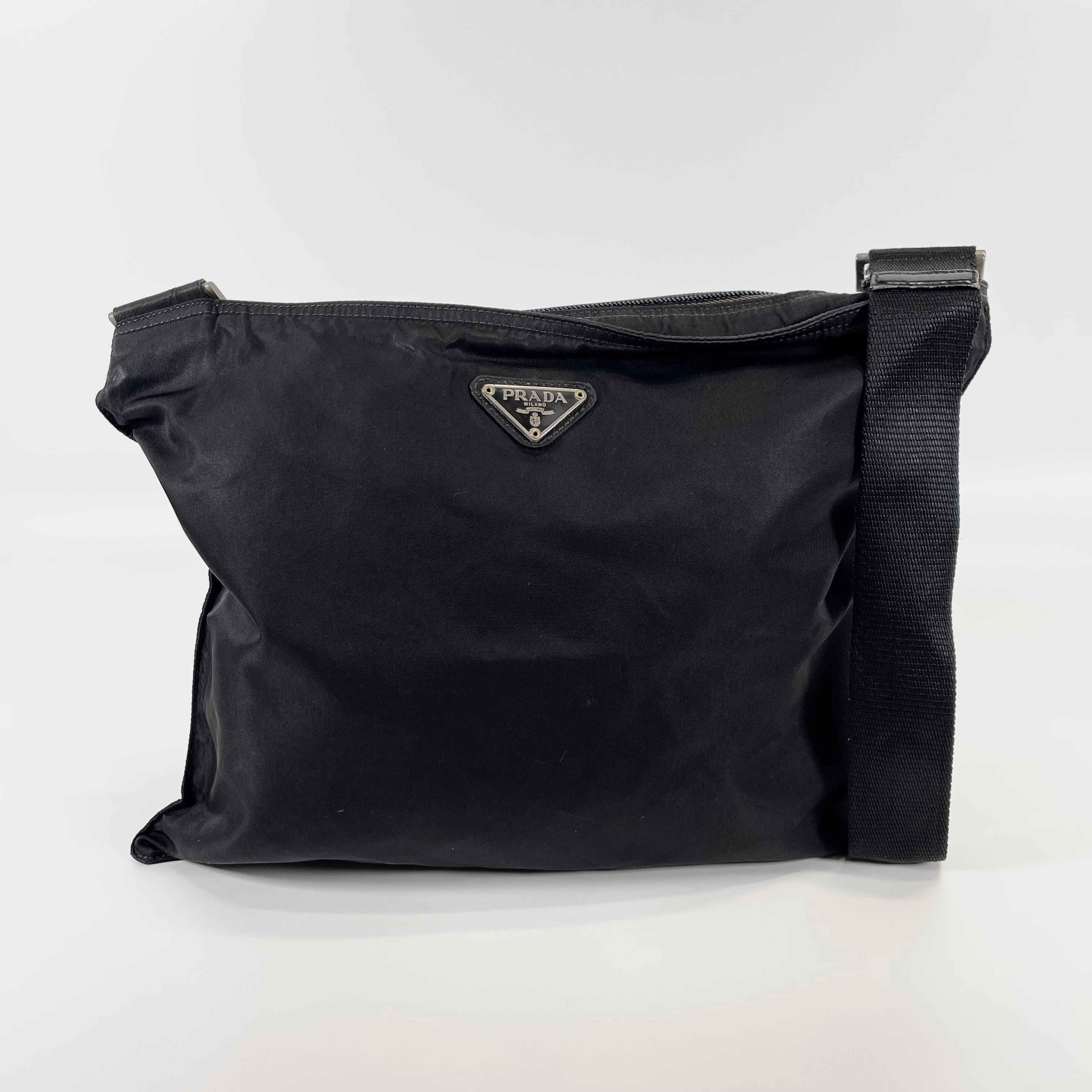 2604 secondhand PRADA nylon Shoulder bag