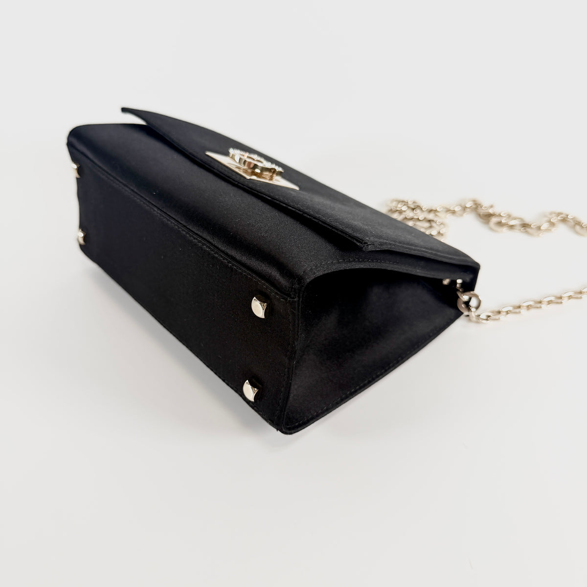 2606 secondhand Ferragamo Gancini Semi shoulder black