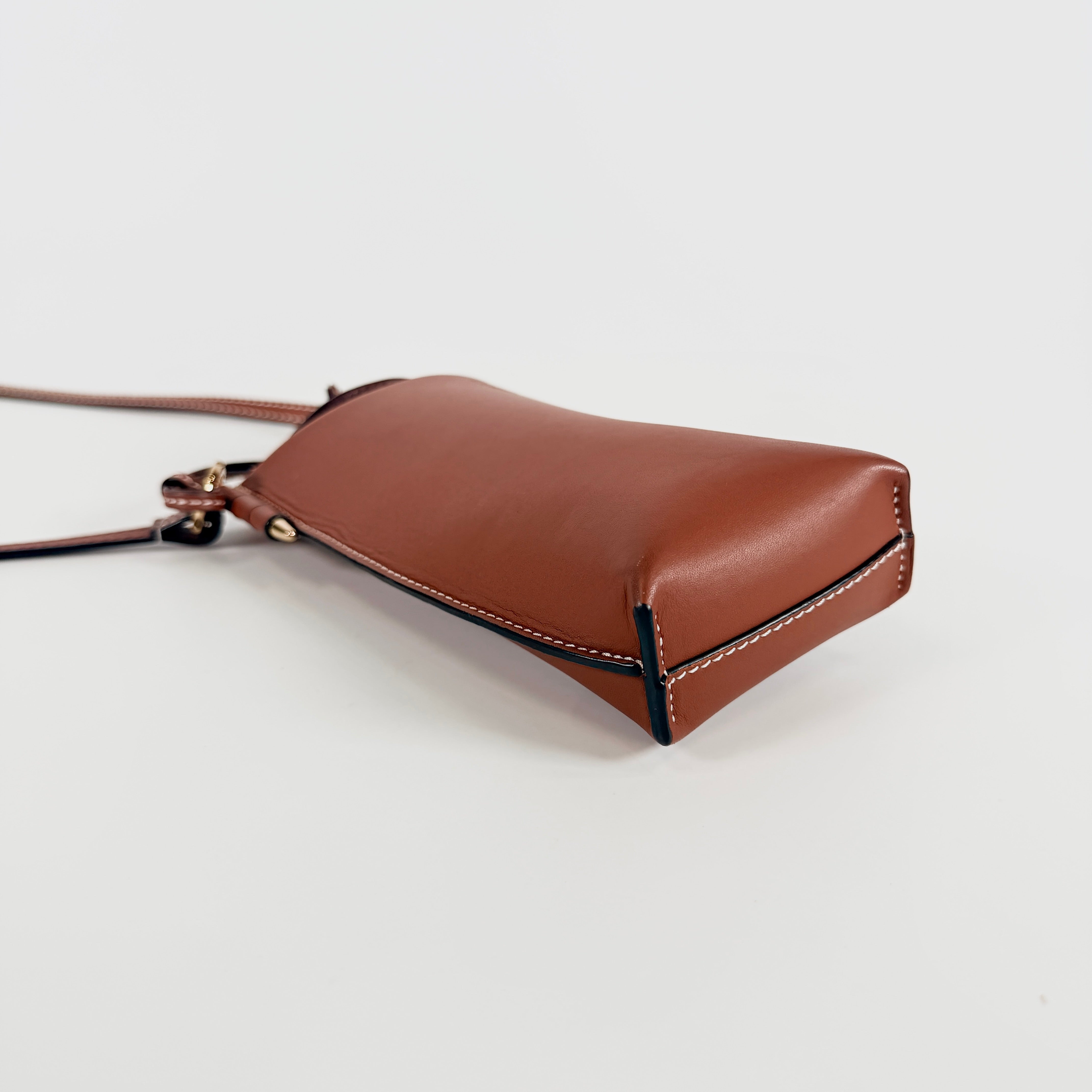 2606 secondhand LOEWE gate pocket shoulder