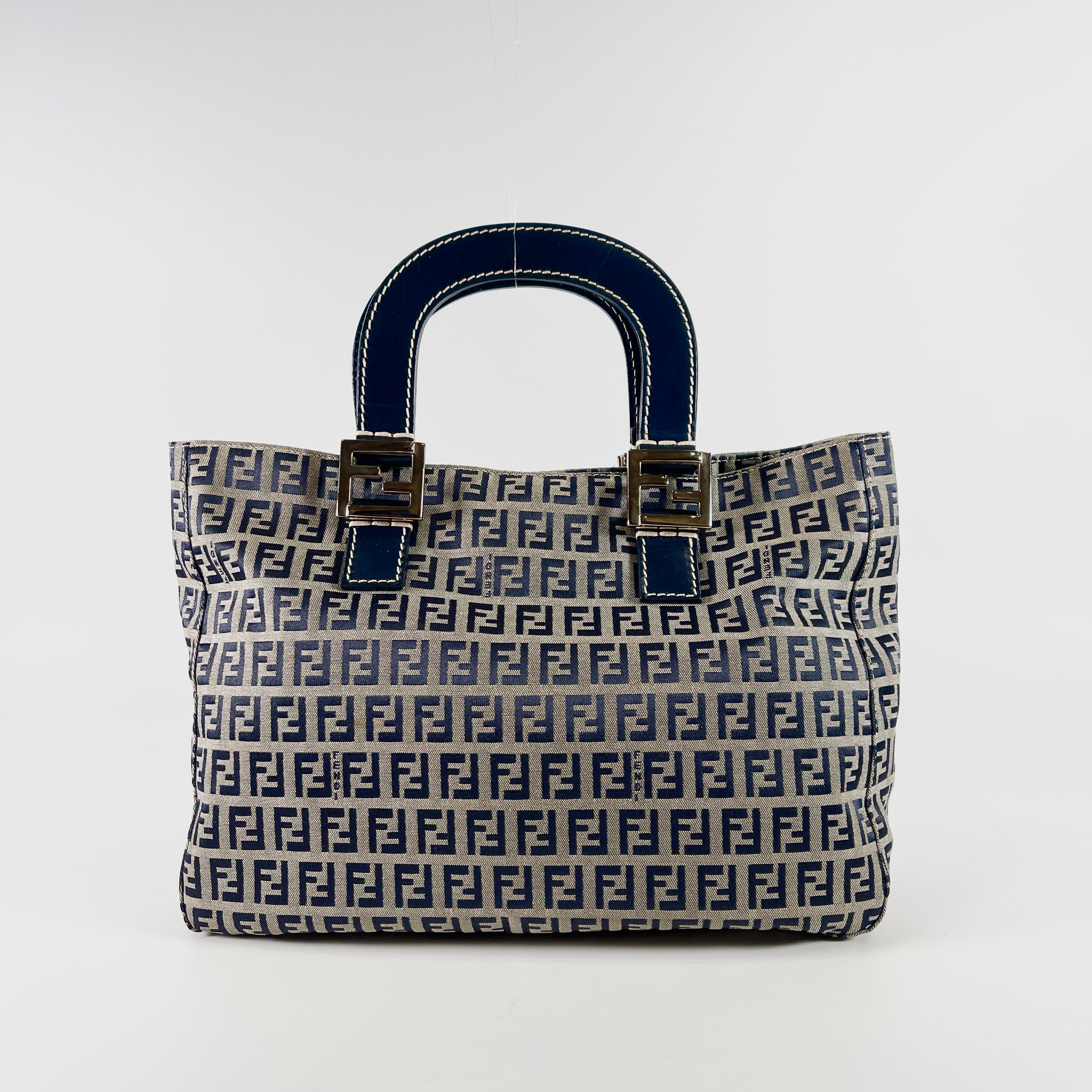 2602 secondhand FENDI Zucchino hand bag