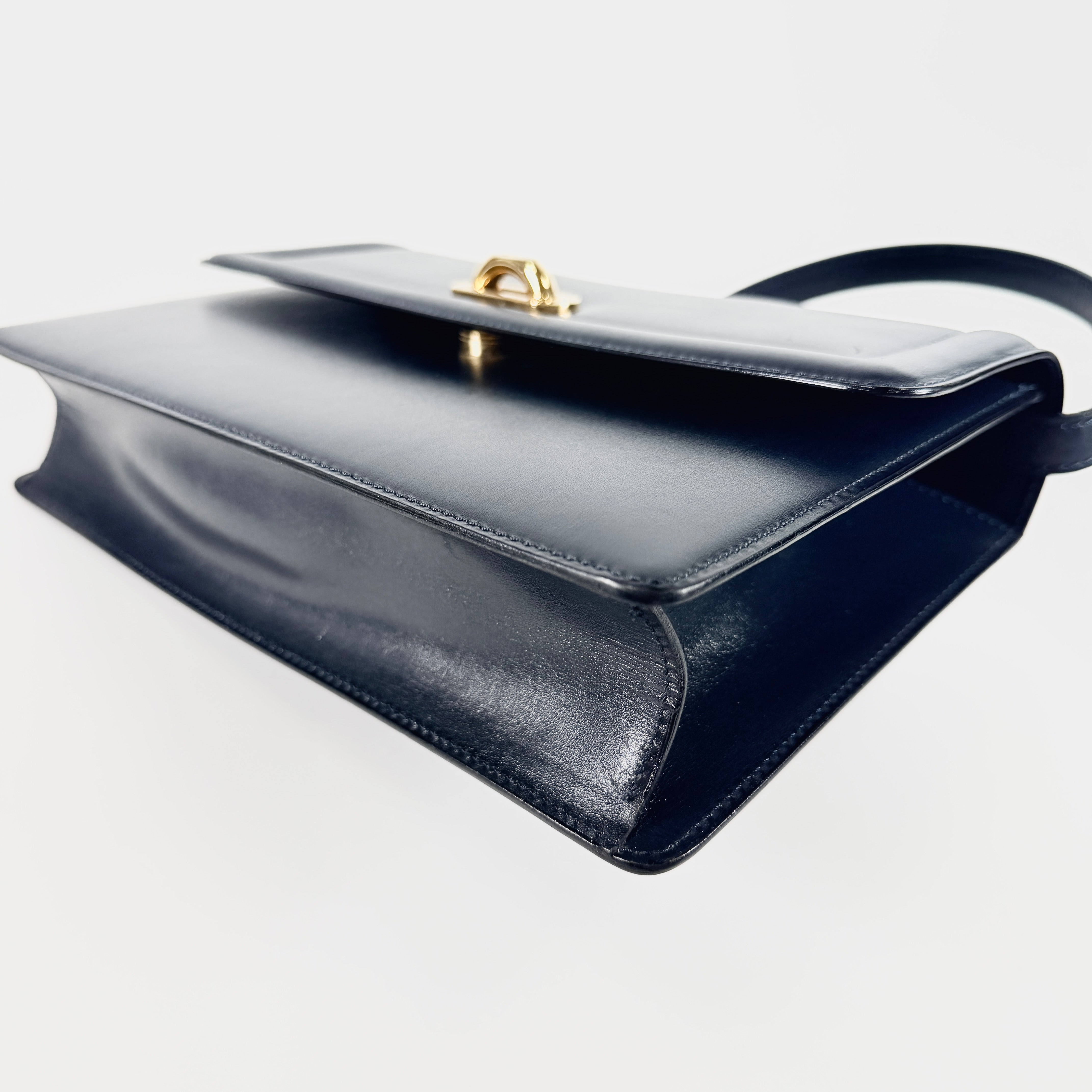 2607 secondhand Bally Shoulder Bag