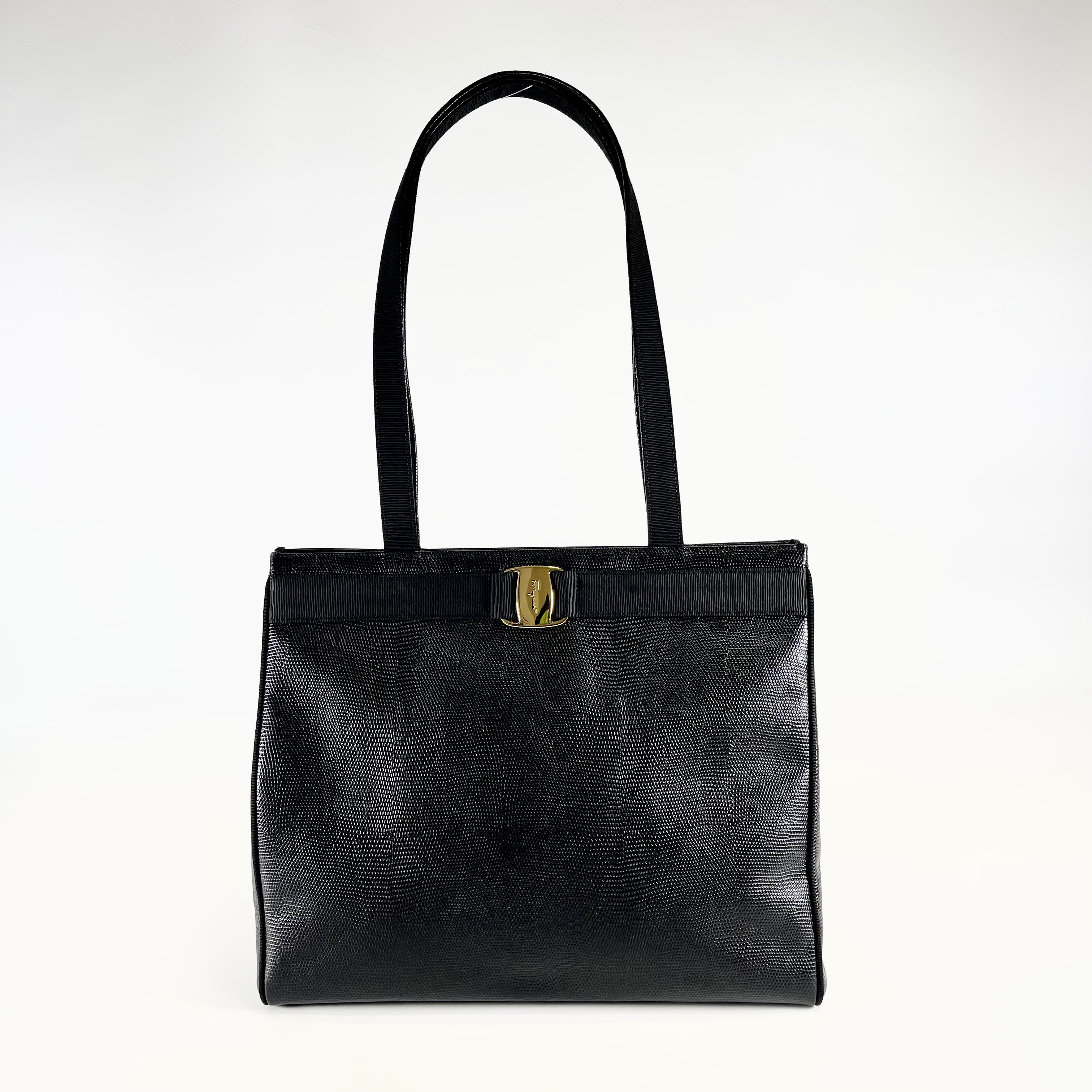 2601 secondhand Ferragamo Shoulder bag