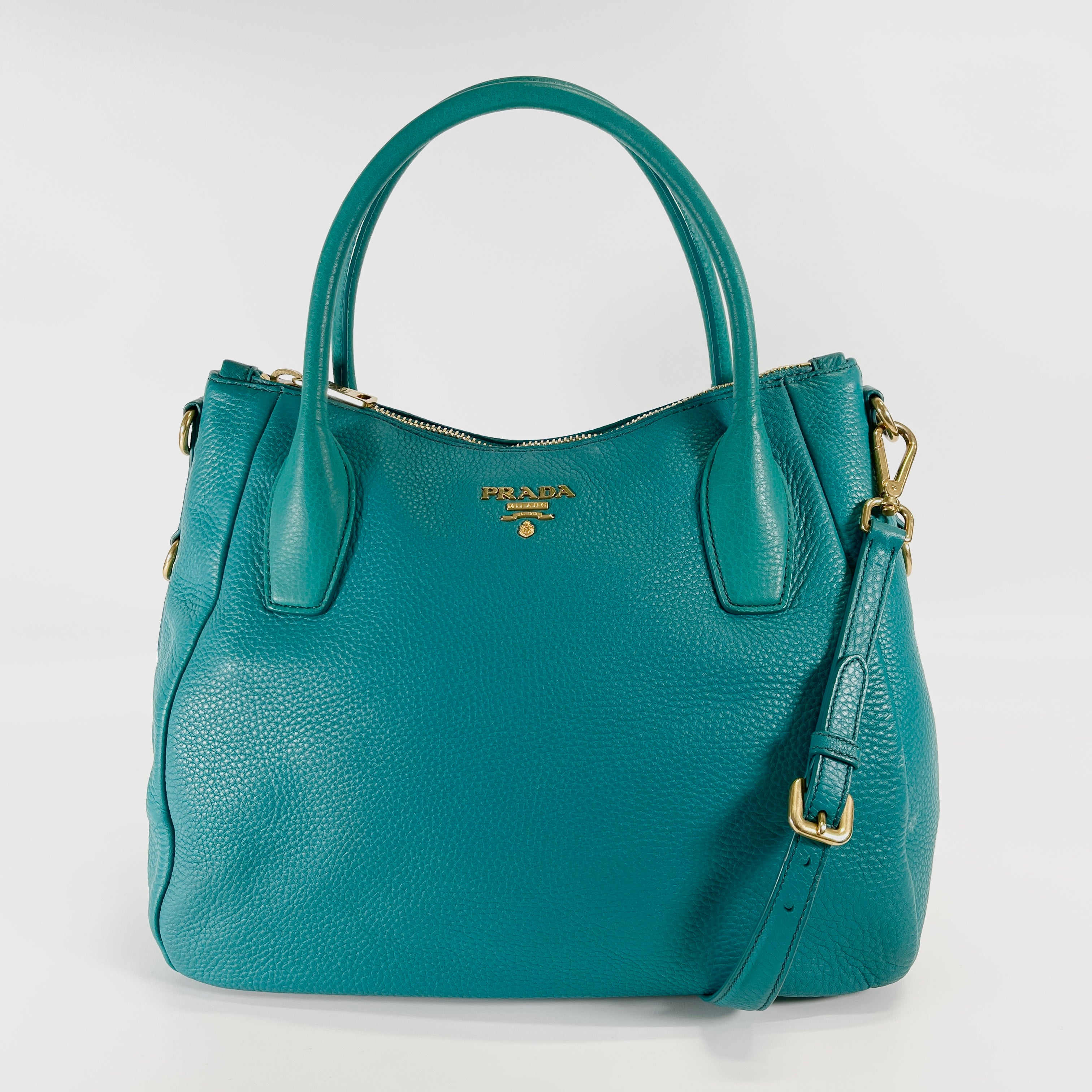 2603 secondhand PRADA hand bag