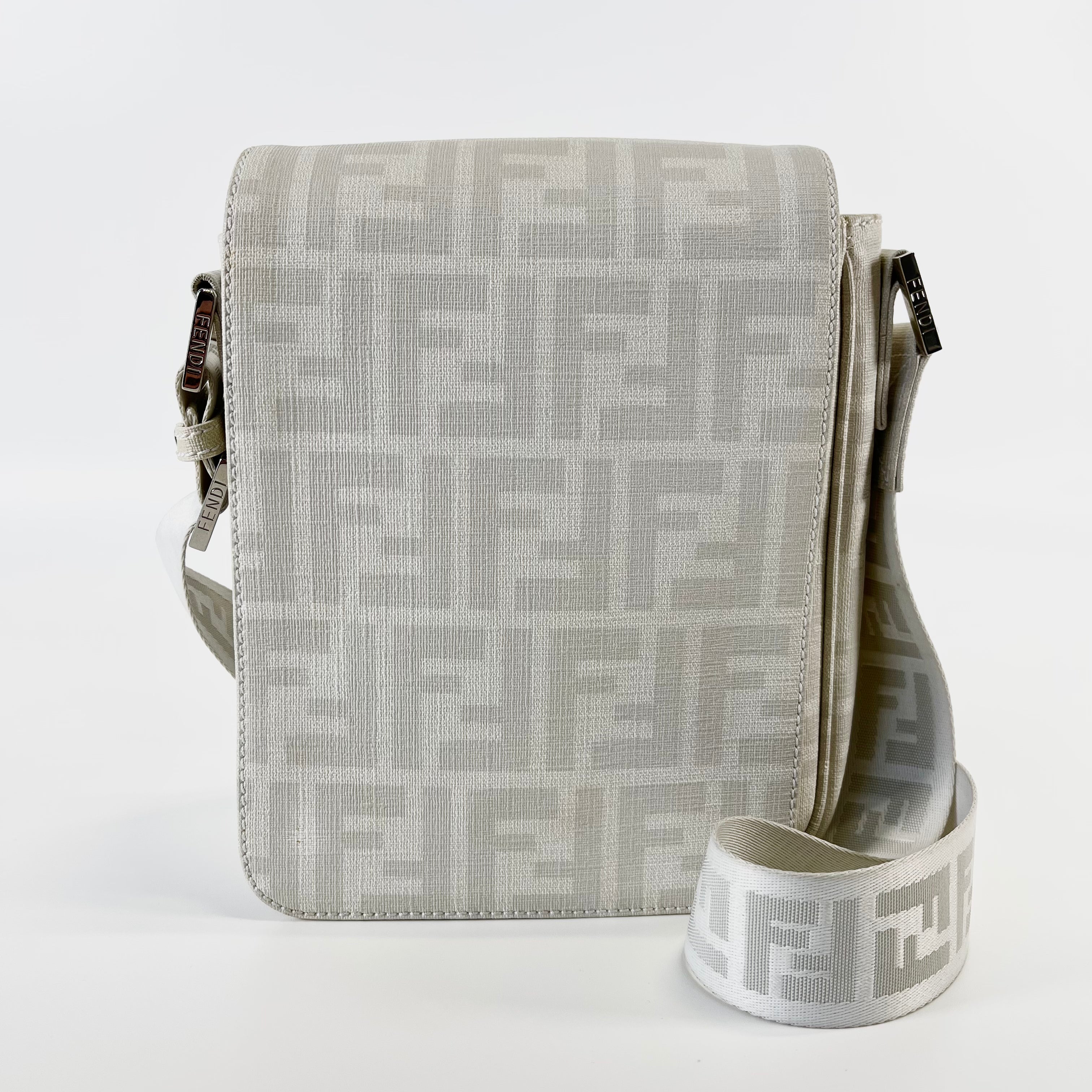 2602 secondhand FENDI ZUCCa PVCx leather Shoulder bag White 7VA205