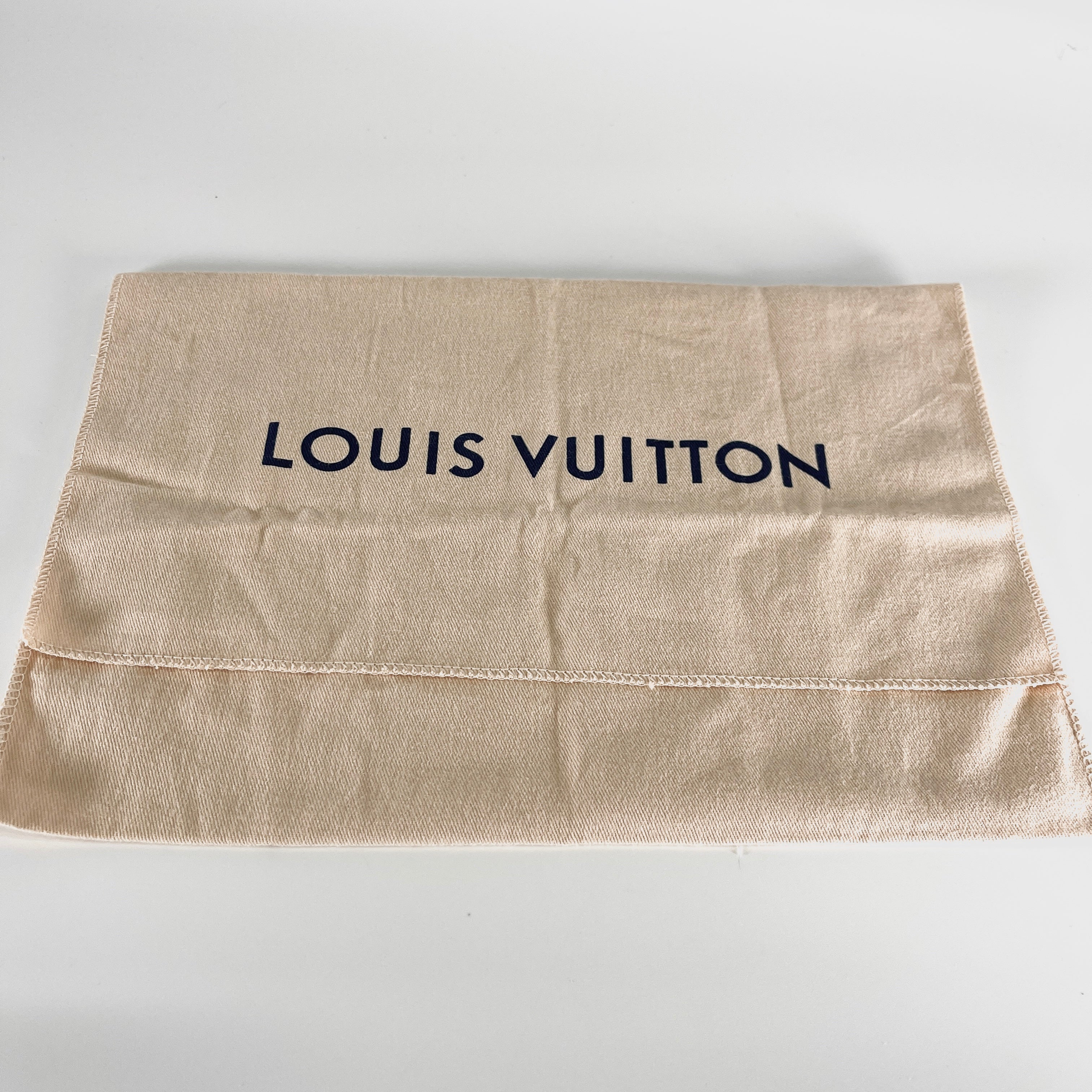 2604 secondhand LV M81524 S rock Vertical Wearables Wallet IC