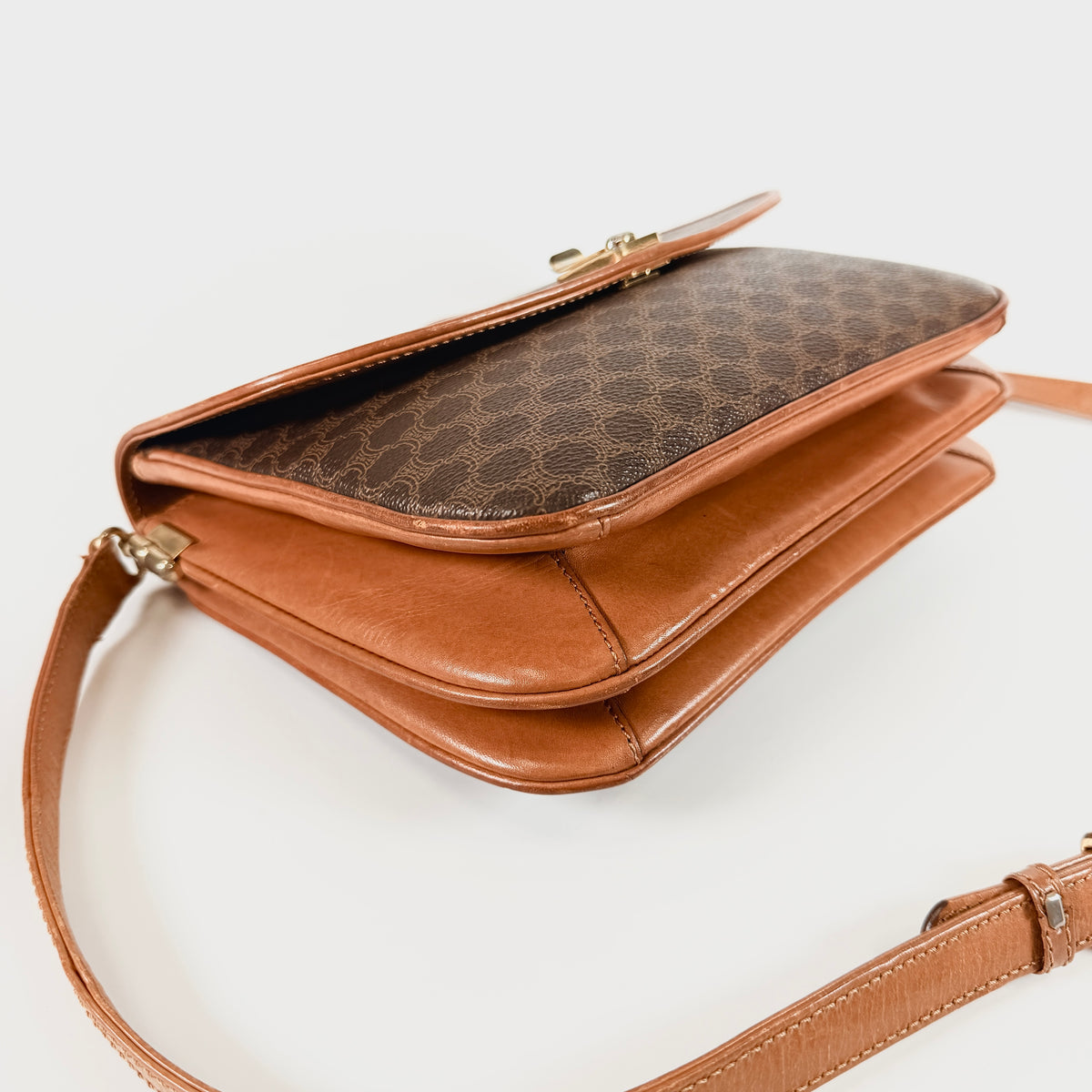 2607 secondhand CELINE Macadam Shoulder bag