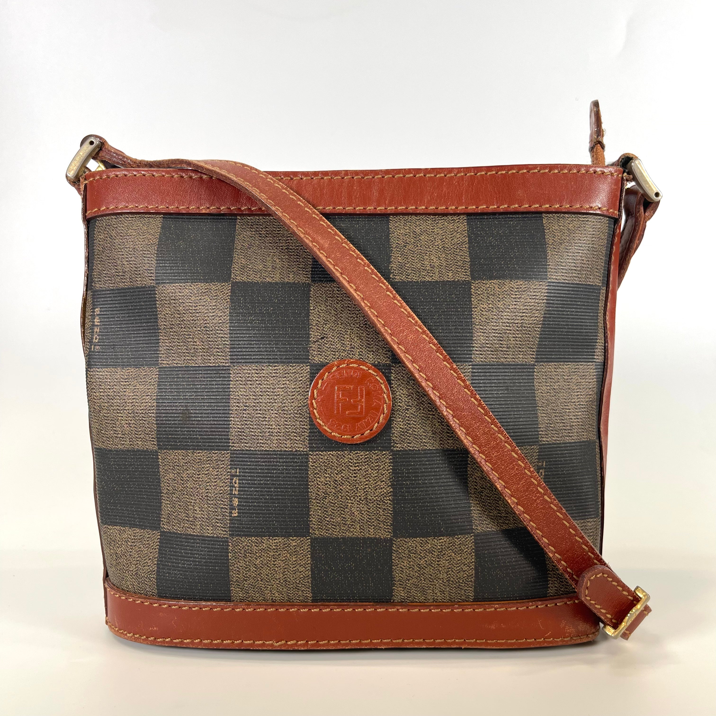 2511 FENDI shoulder bag