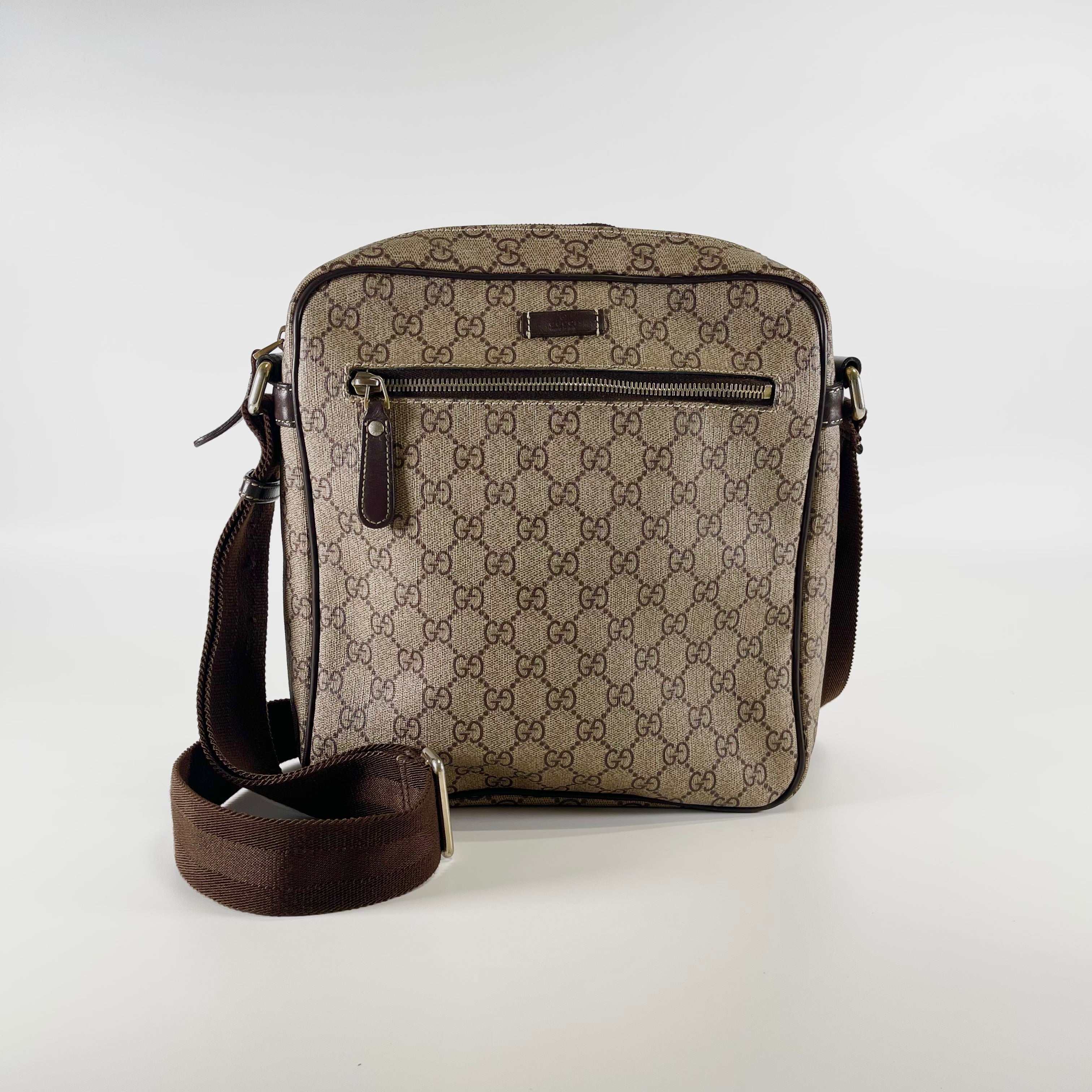 2601 secondhand GUCCI GG Supreme Shoulder bag