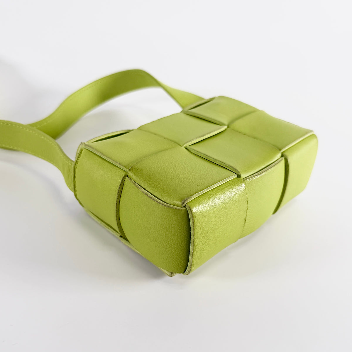 2606 secondhand BOTTEGAVENETA Intrecciato shoulder Yellow green