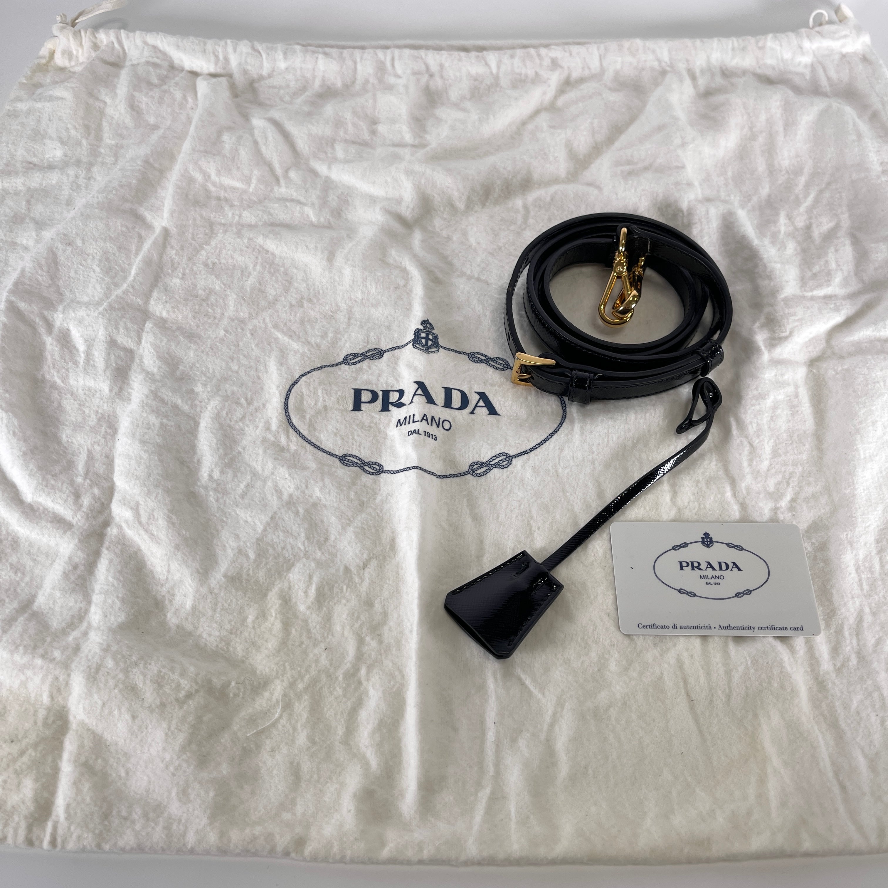 2604 secondhand PRADA 2Way bag