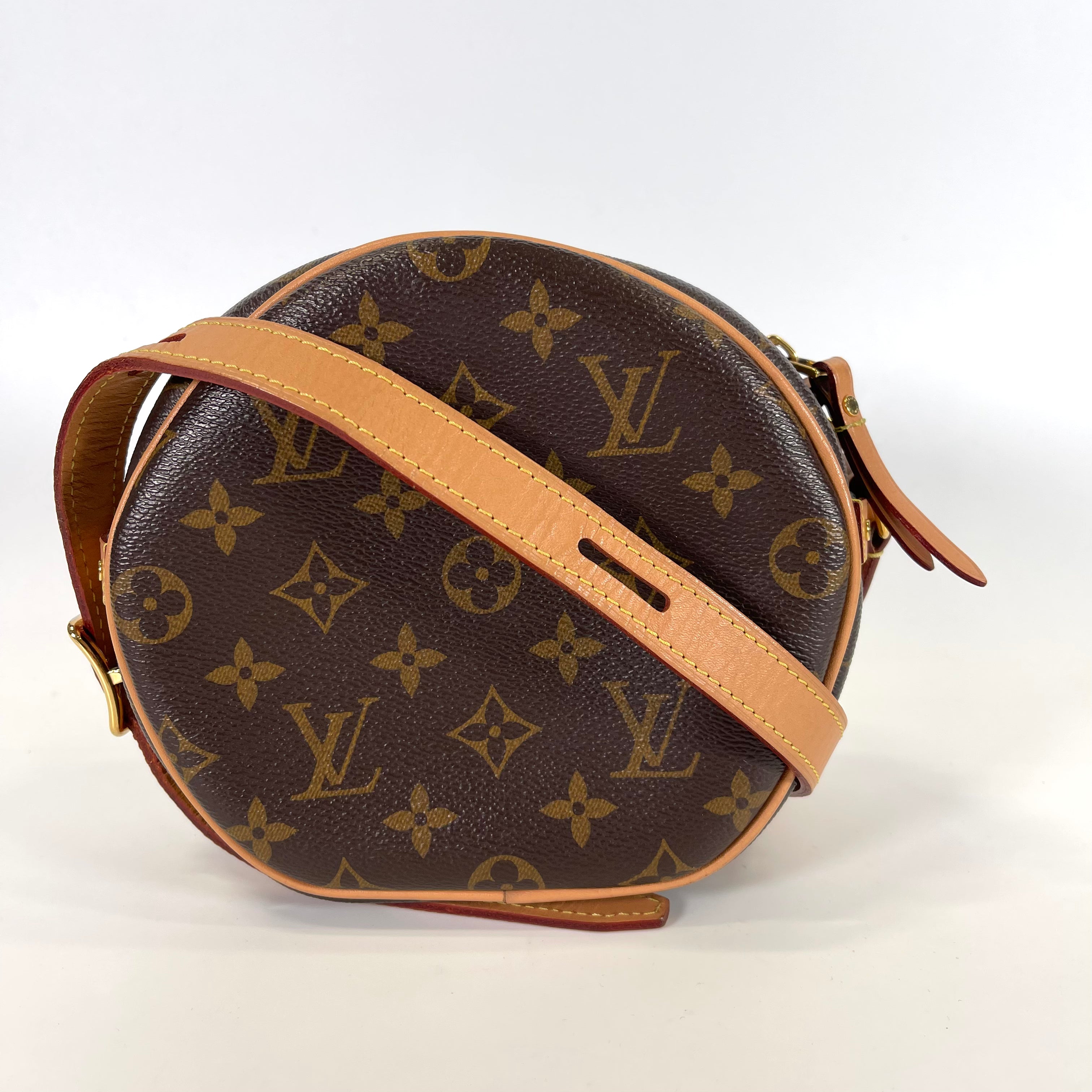 2511 Louis Vuitton Monogram Shoulder bag