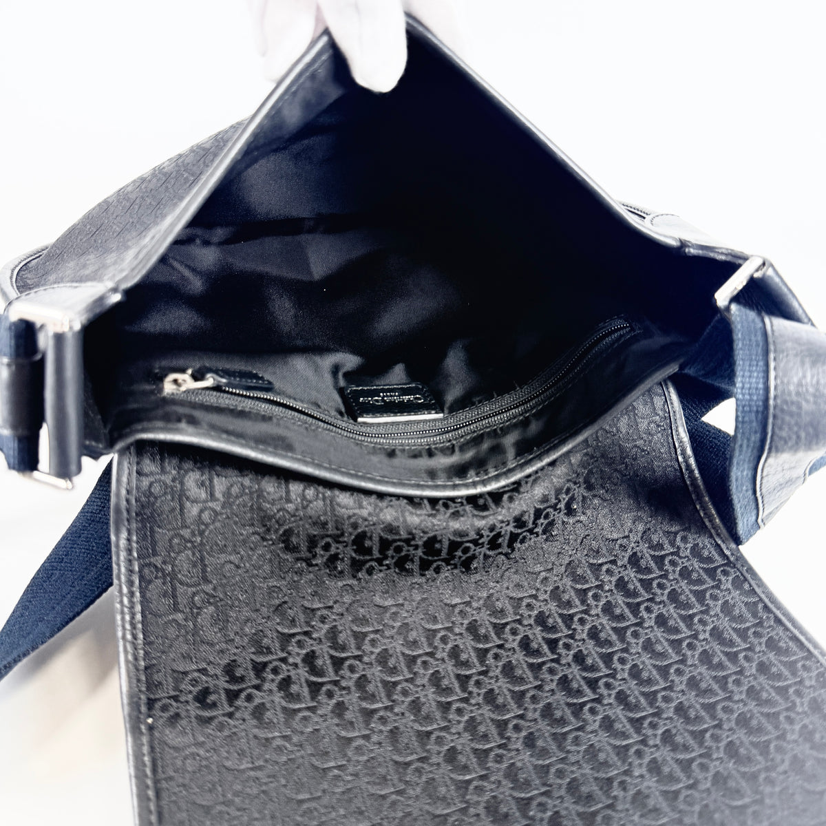 2607 secondhand CD Shoulder bag