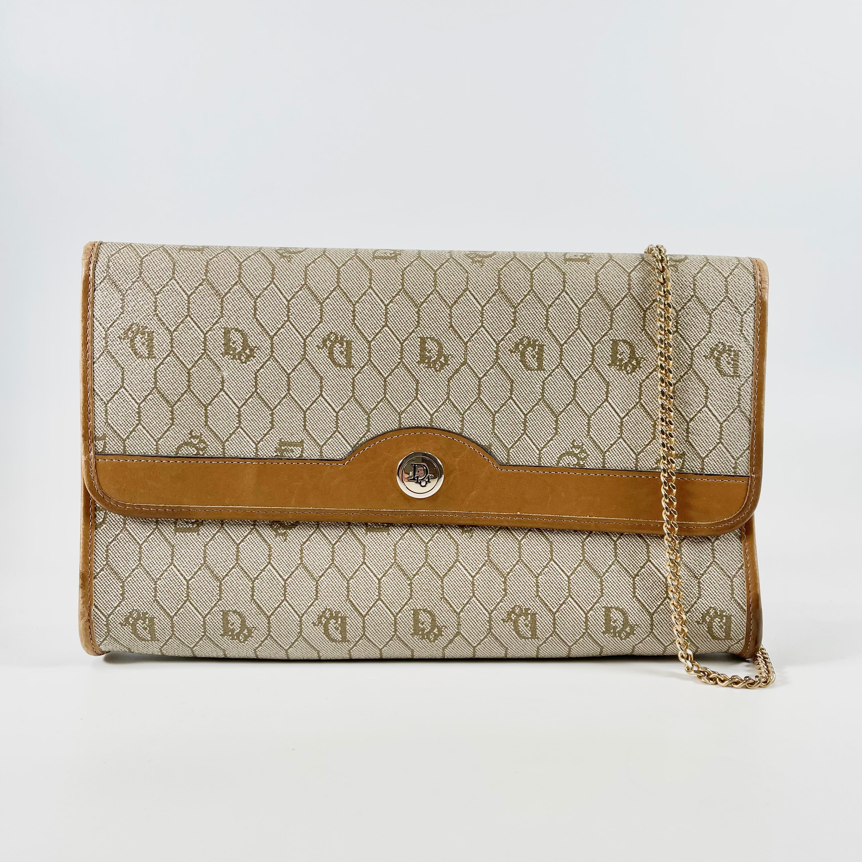 2509 CD Honeycomb Pattern Chain Bag