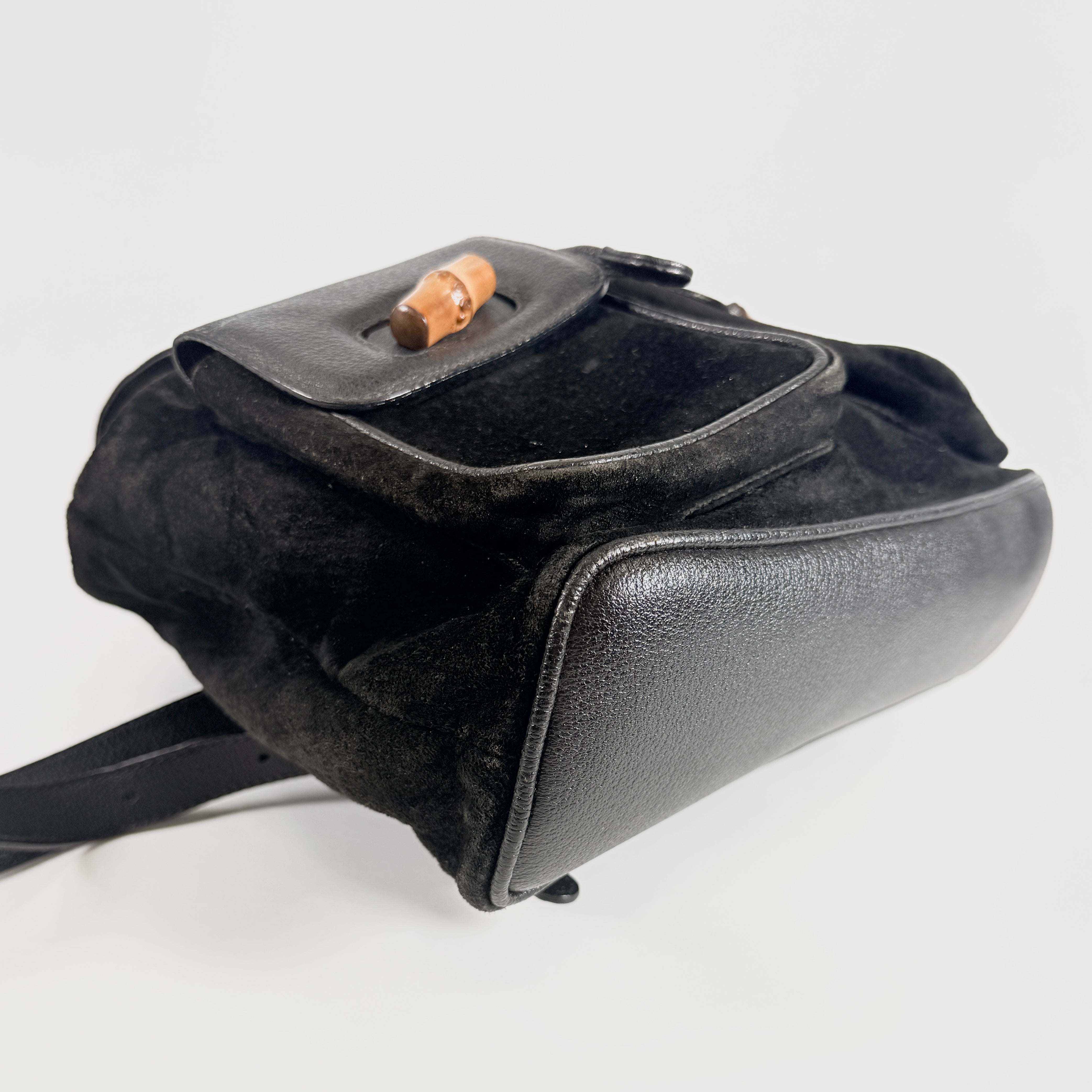 2607 secondhand GUCCI Bamboo backpack