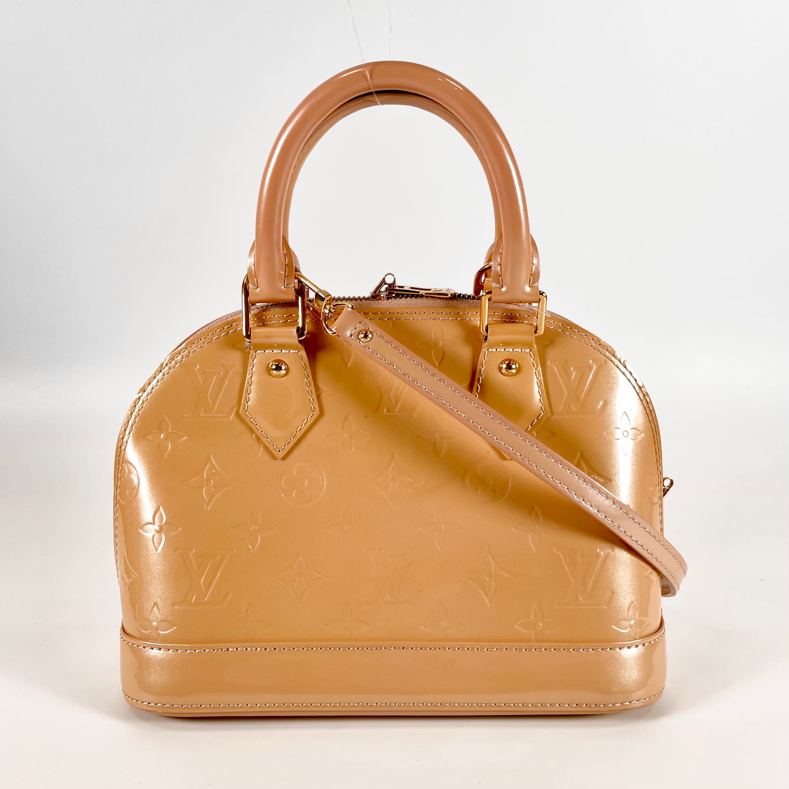 2601 Louis Vuitton Monogram Vernis Alma BB leather M90104