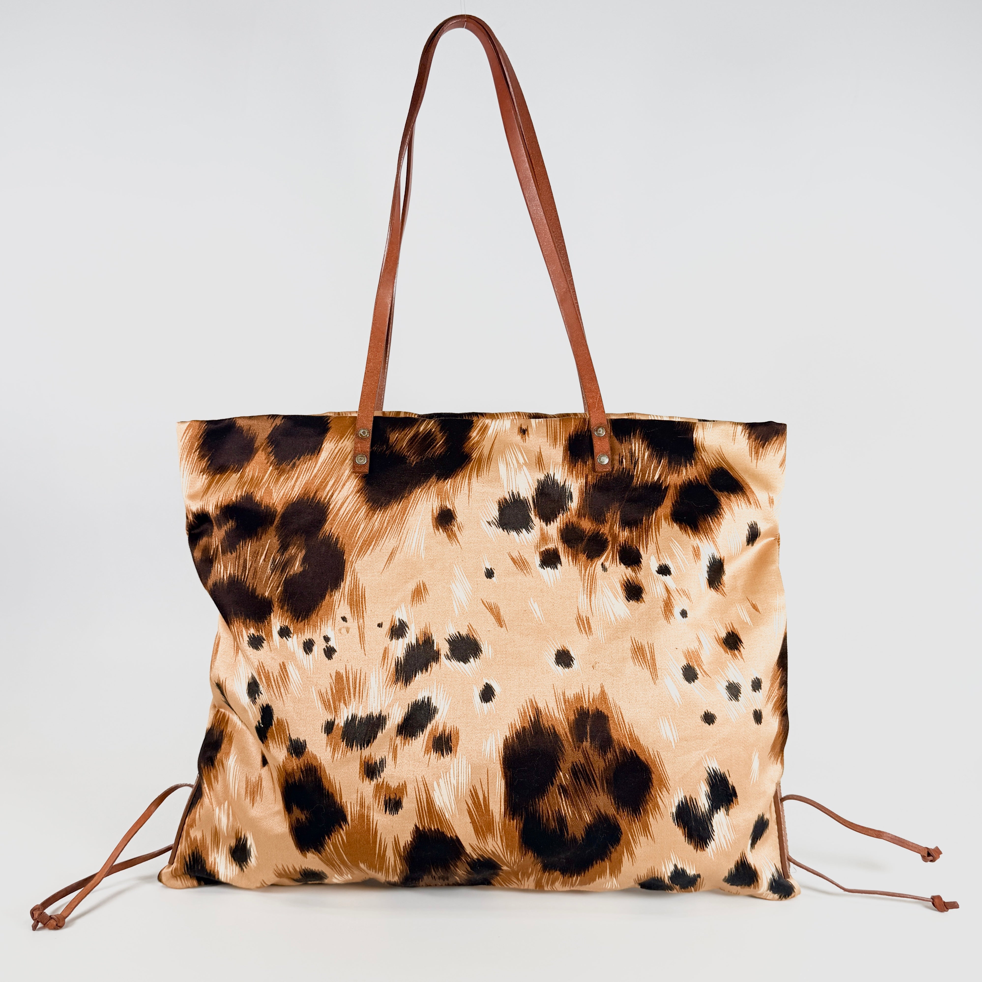 2606 secondhand VALENTINO hand bag