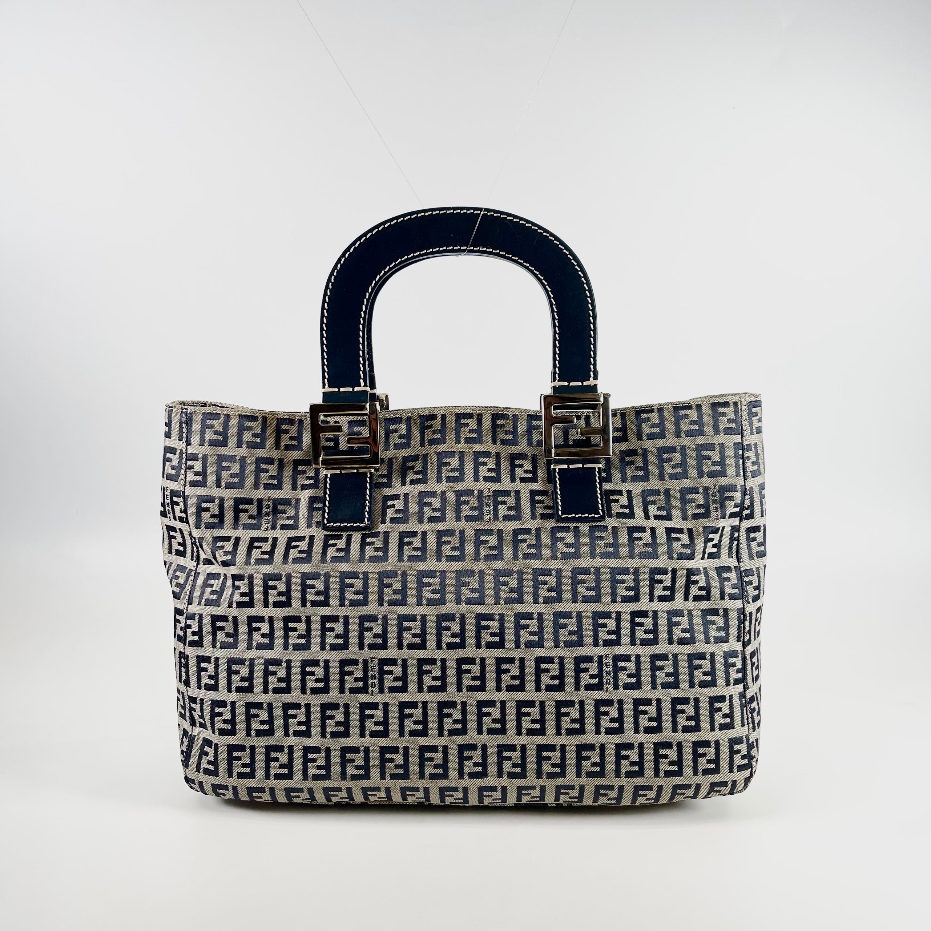 2602 secondhand FENDI Zucchino hand bag