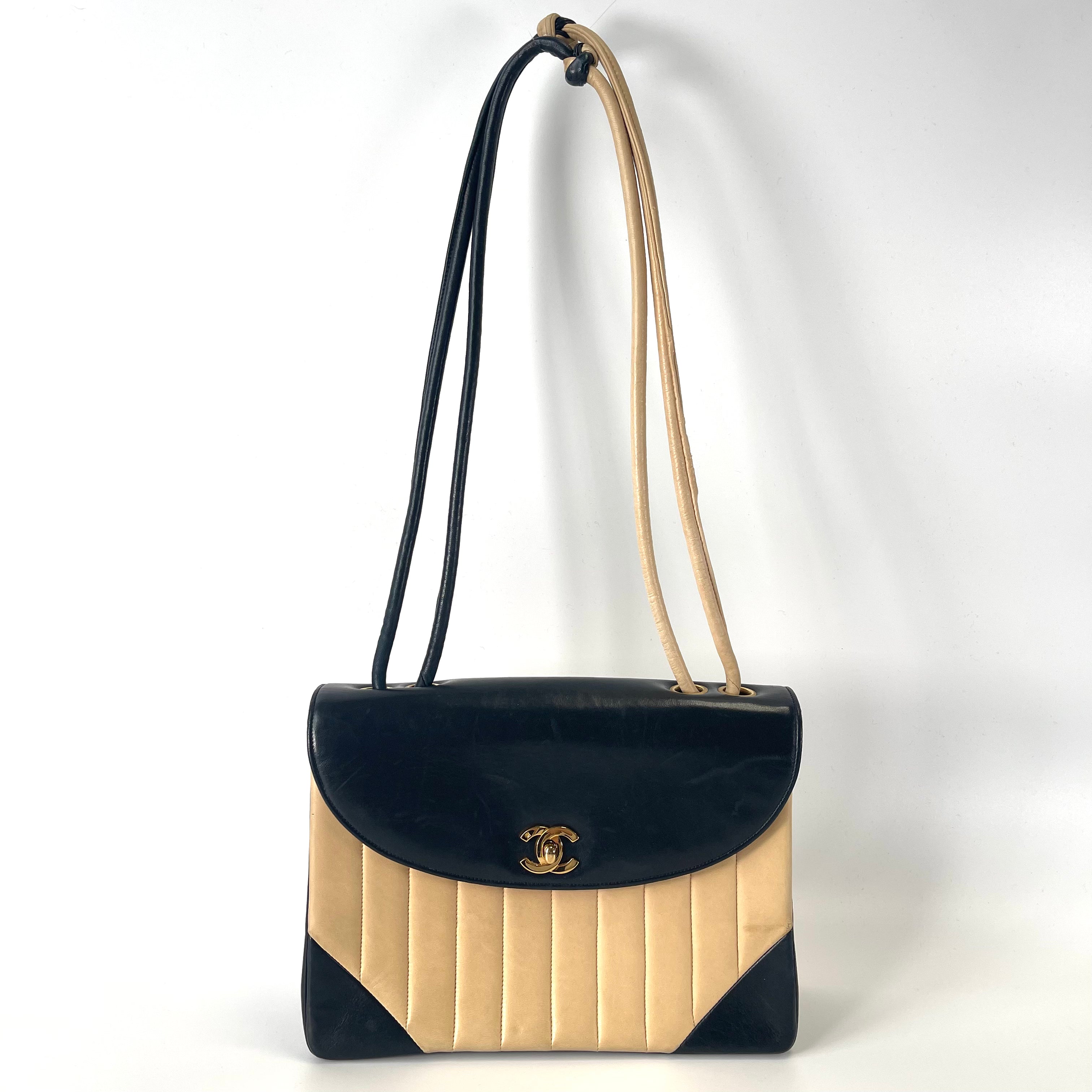 2512 secondhand CHANEL lambskin shoulder back black × beige
