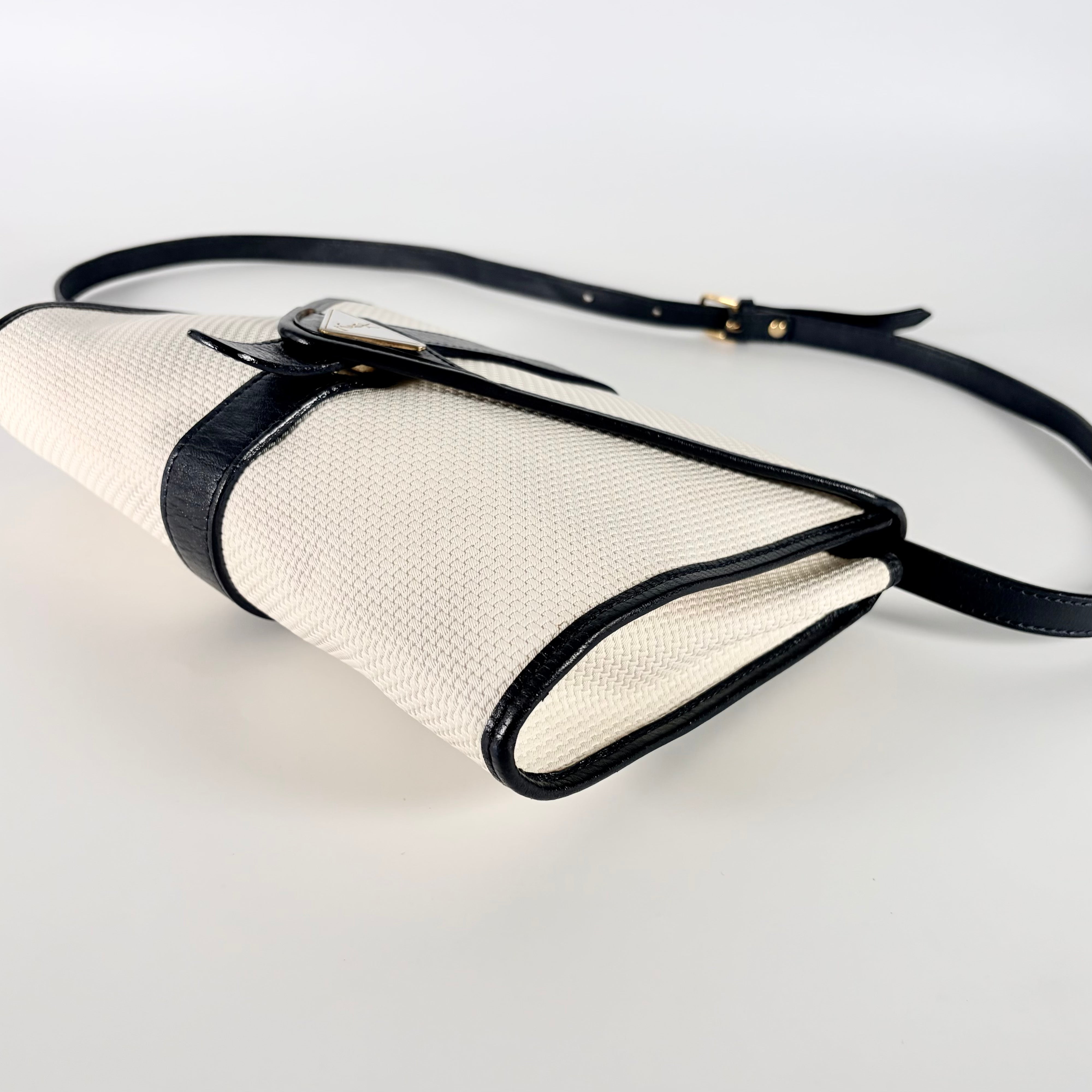 2605 secondhand SAINTLAURENT YSL Shoulder bag