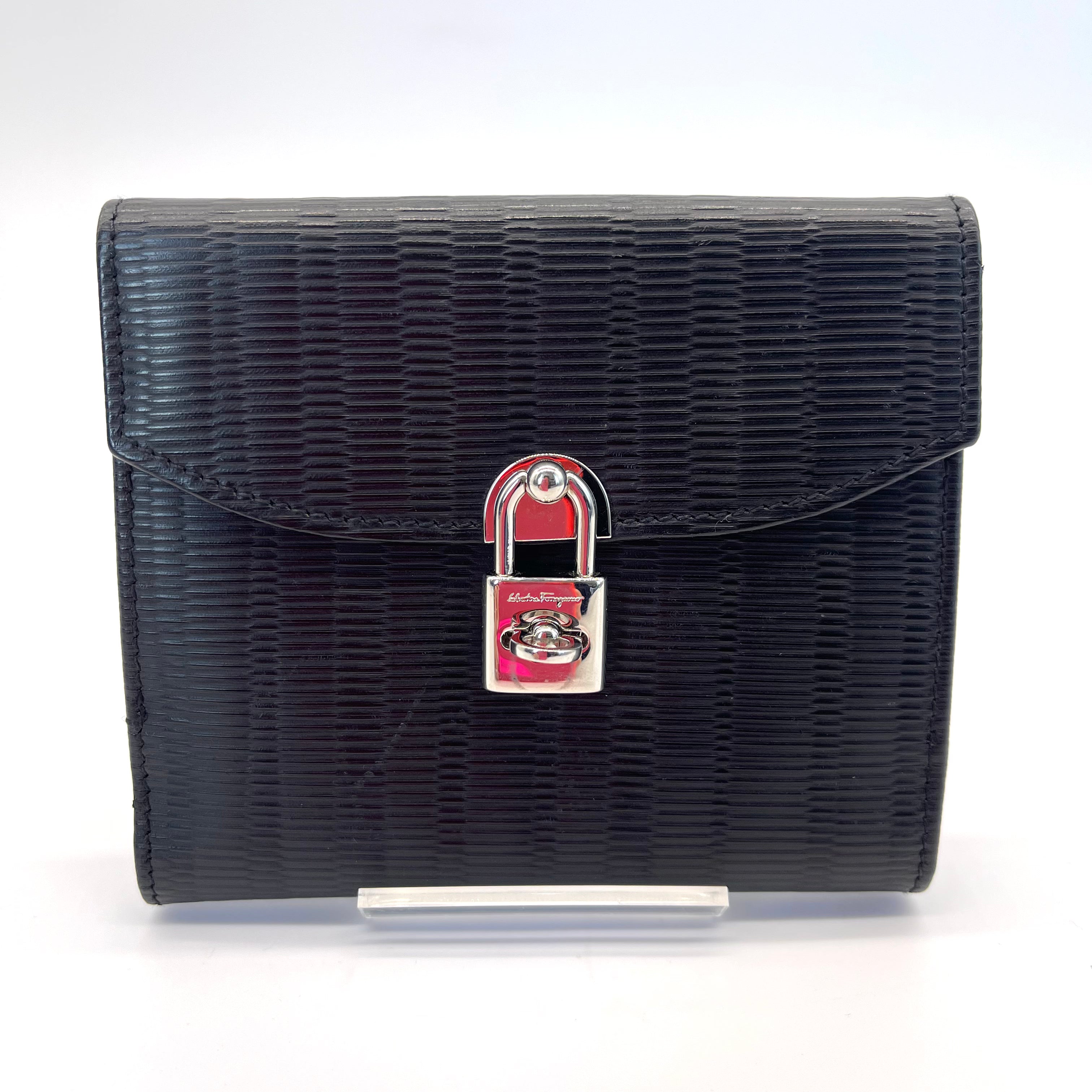 2512 secondhand Ferragamo Wallet Gancini