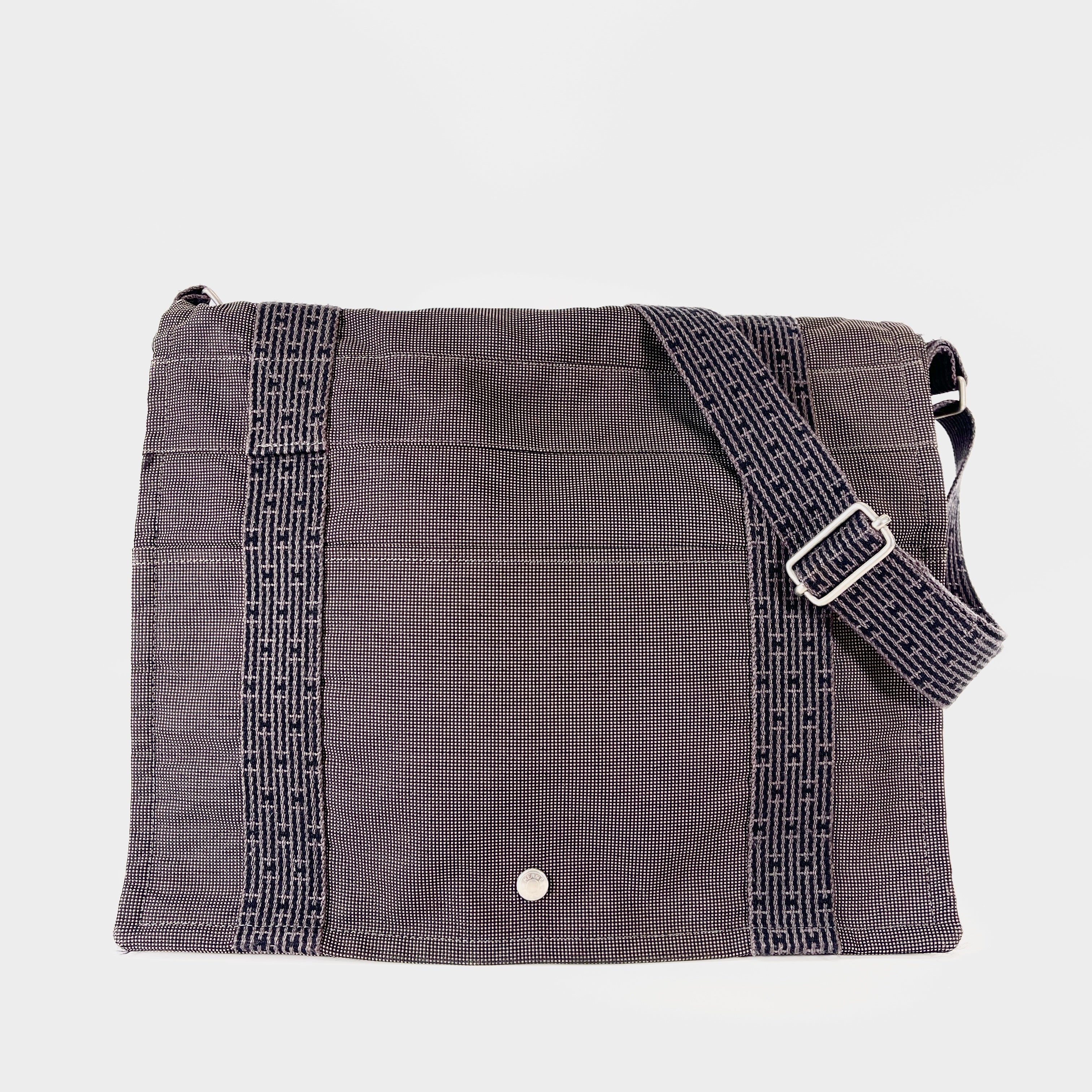 2604 secondhand HERMES Air Line MM