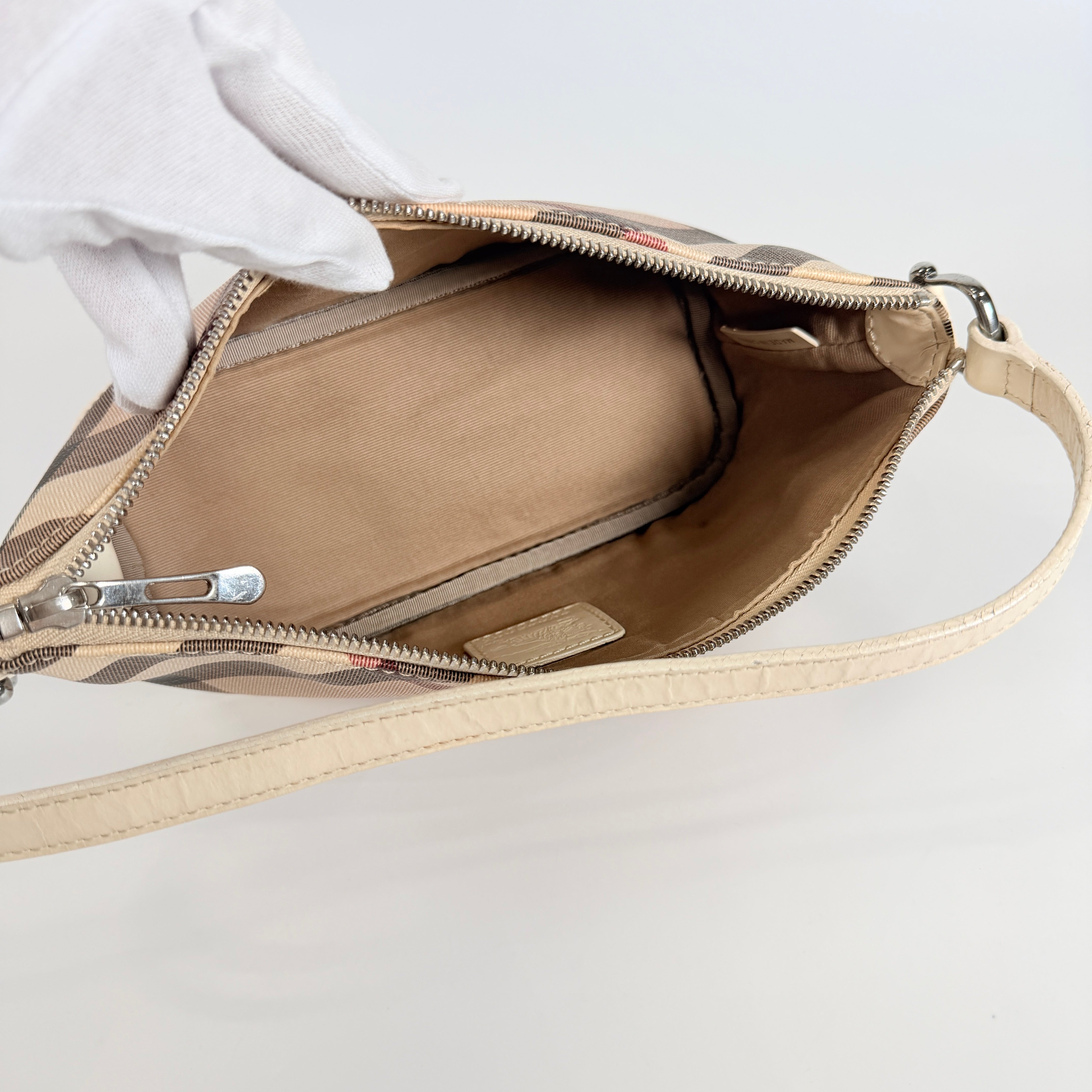 2606 secondhand BURBERRY check hand bag