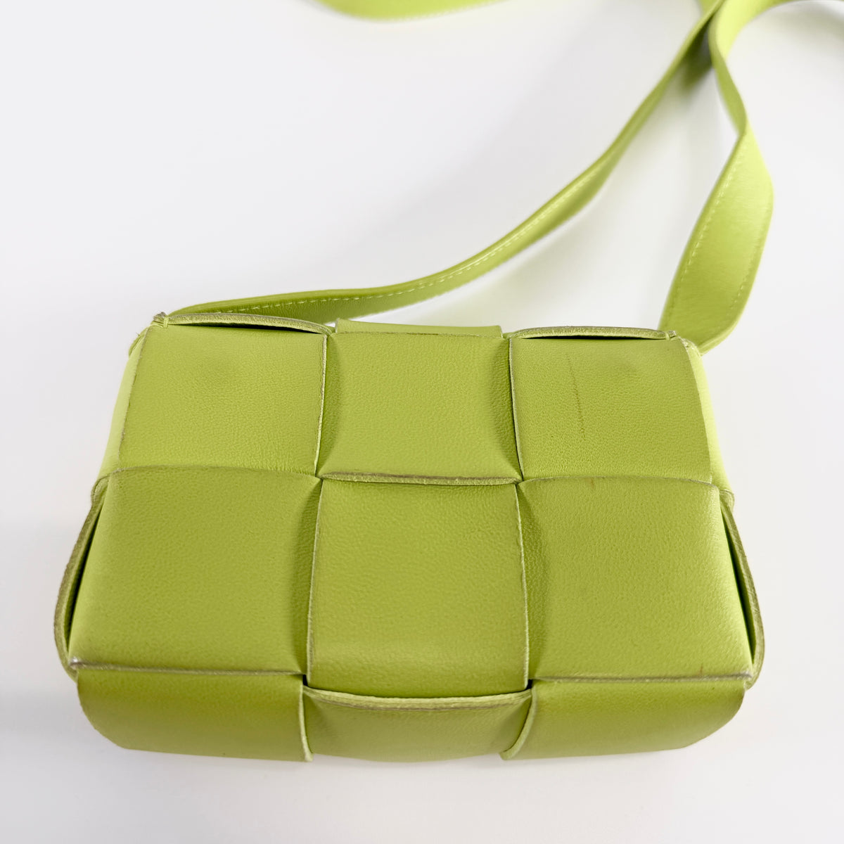 2606 secondhand BOTTEGAVENETA Intrecciato shoulder Yellow green