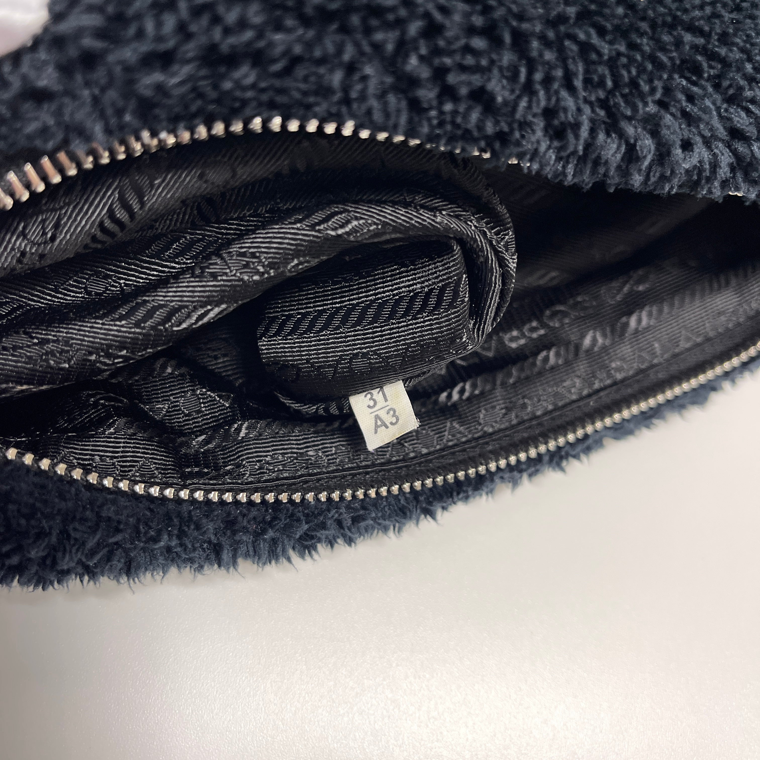 2604 secondhand PRADA Shoulder bag