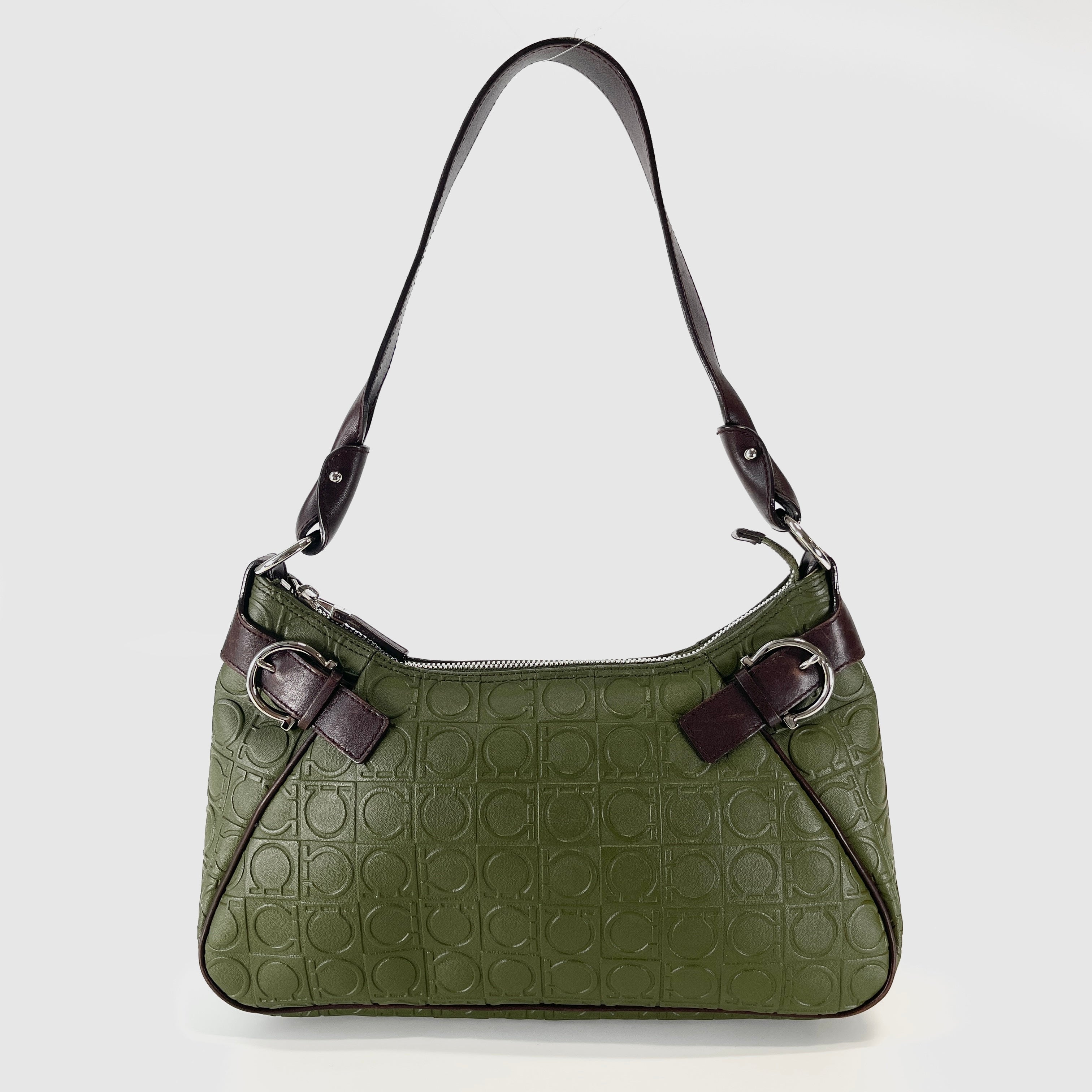2604 secondhand Ferragamo Gancini Shoulder bag