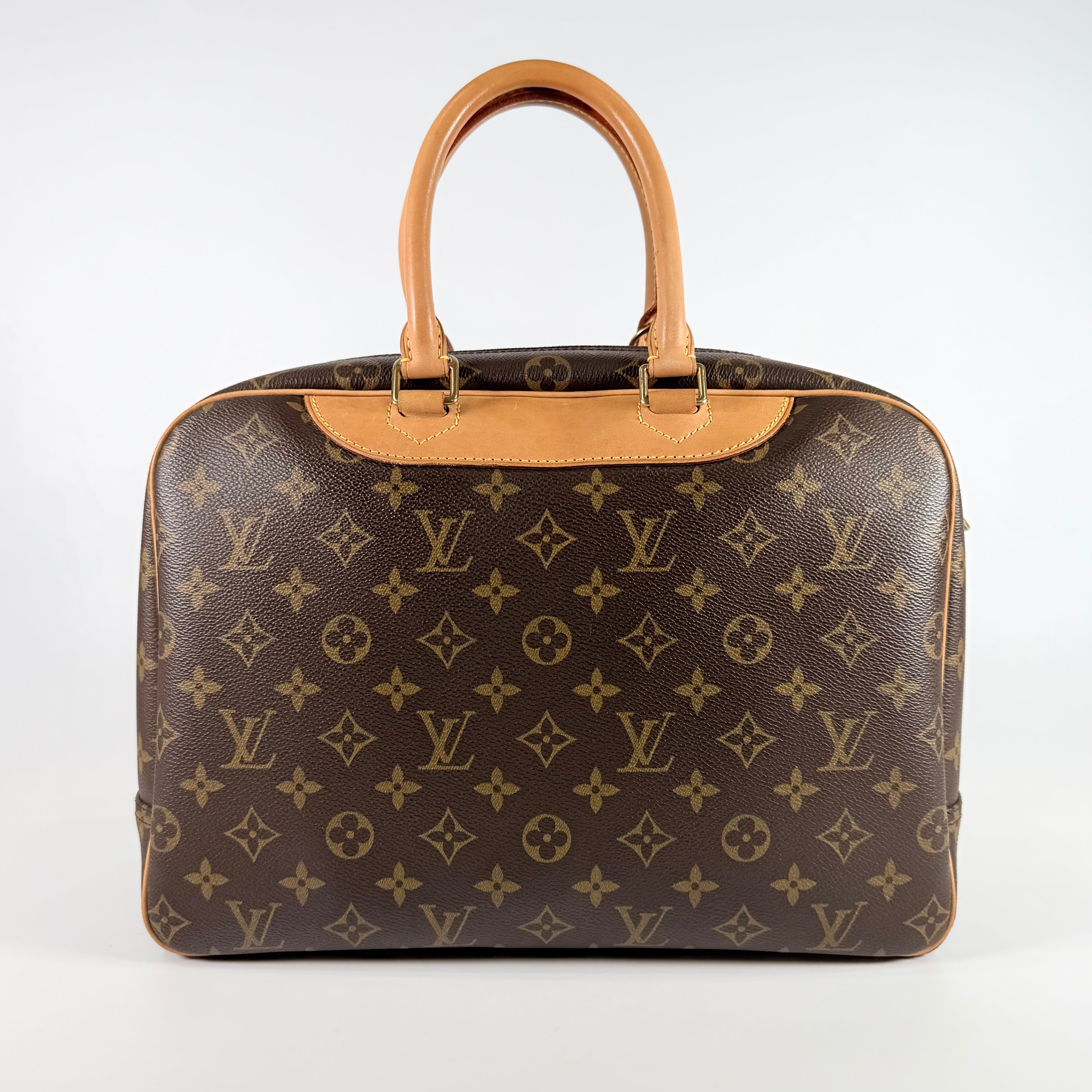 2606 secondhand LV Monogram Deauville