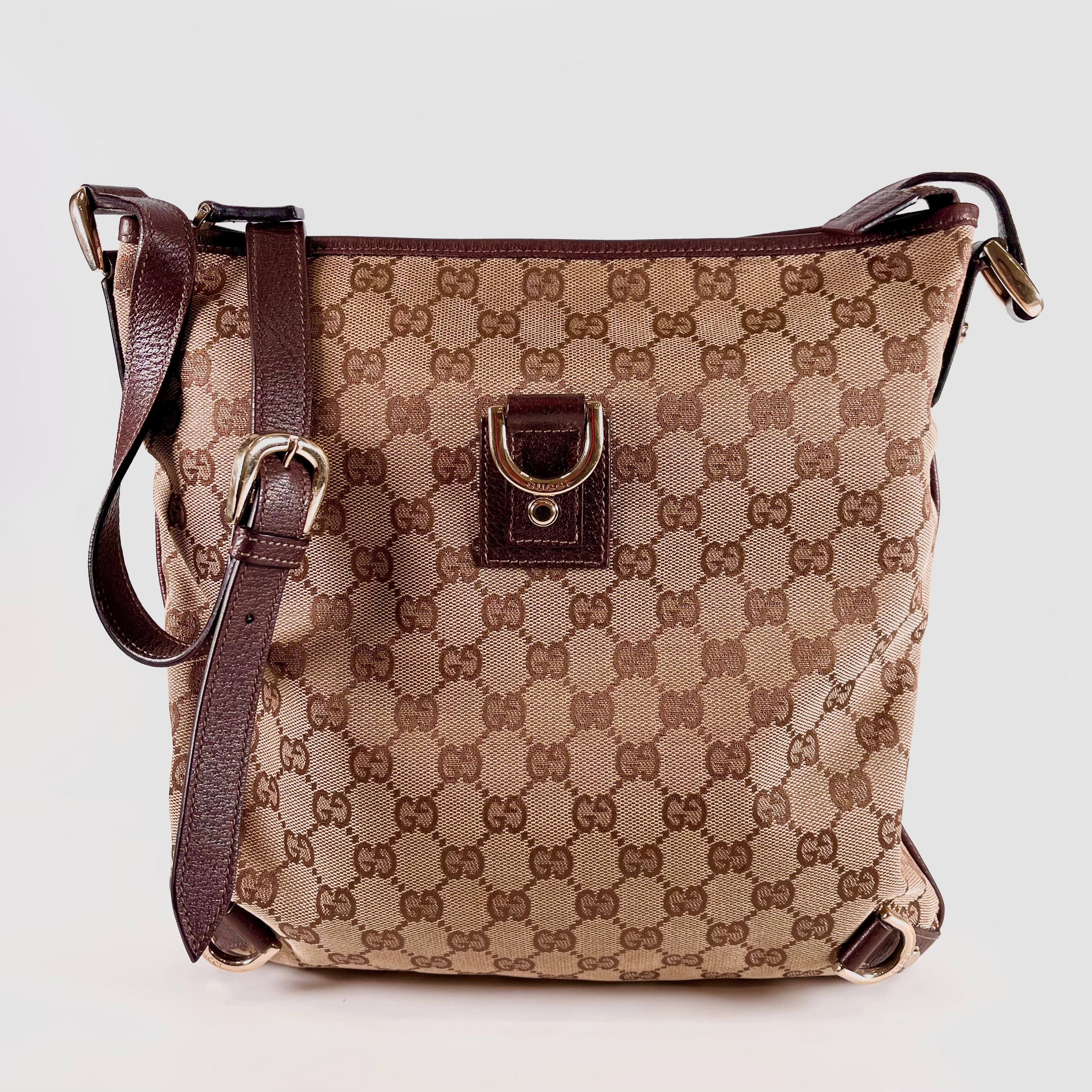2601 secondhand GUCCI GG canvas Shoulder bag