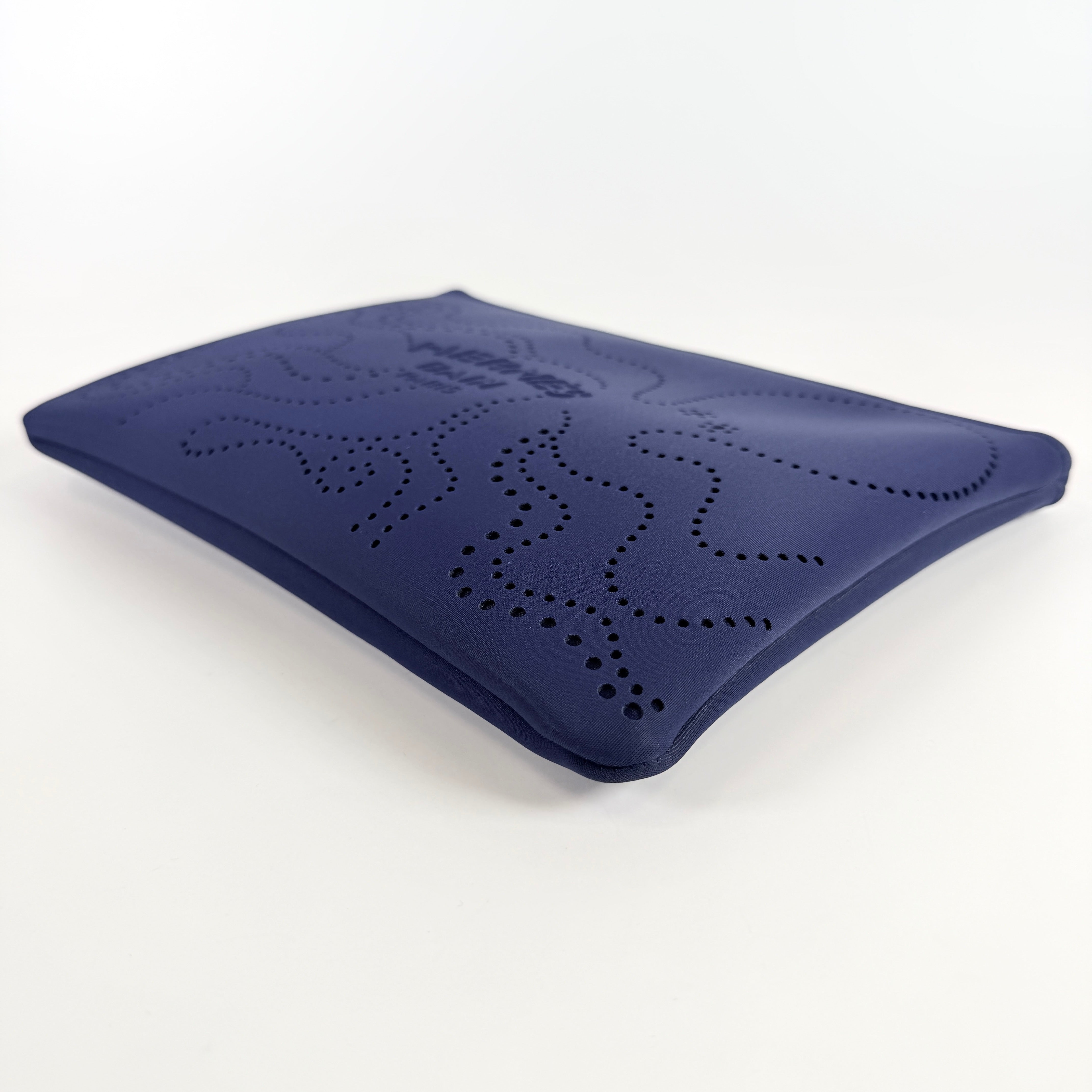 2608 secondhand HERMES Neobain Clutch Navy