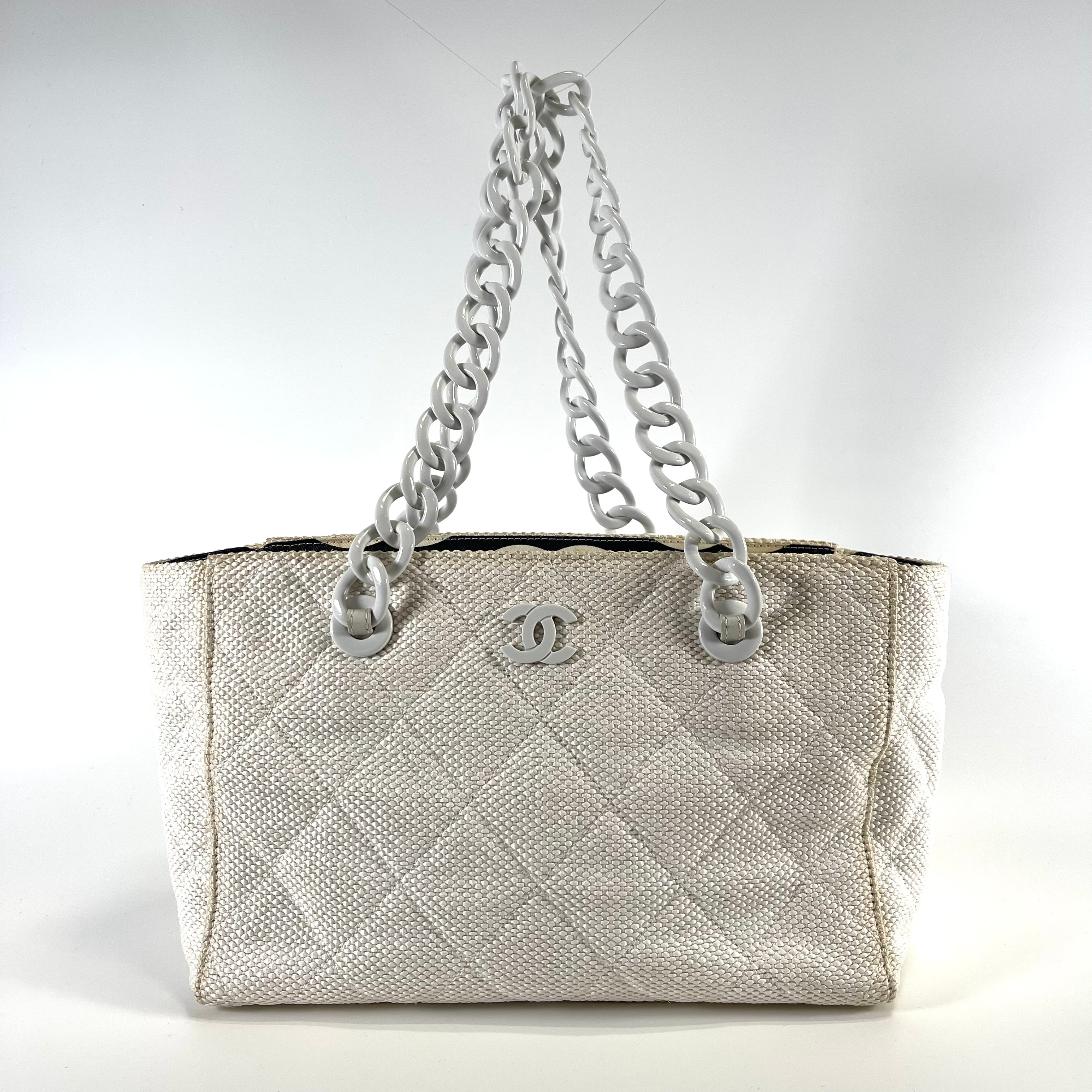 2512 CHANEL Shoulder bag / Crossbody Bag