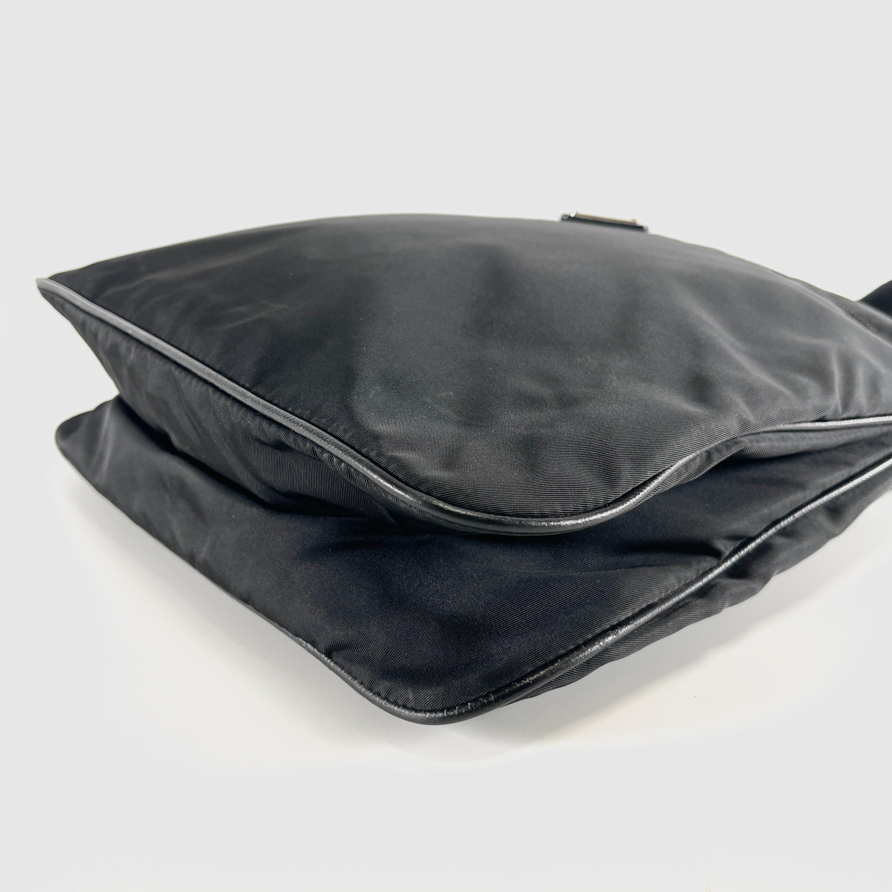 2606 secondhand PRADA Shoulder bag
