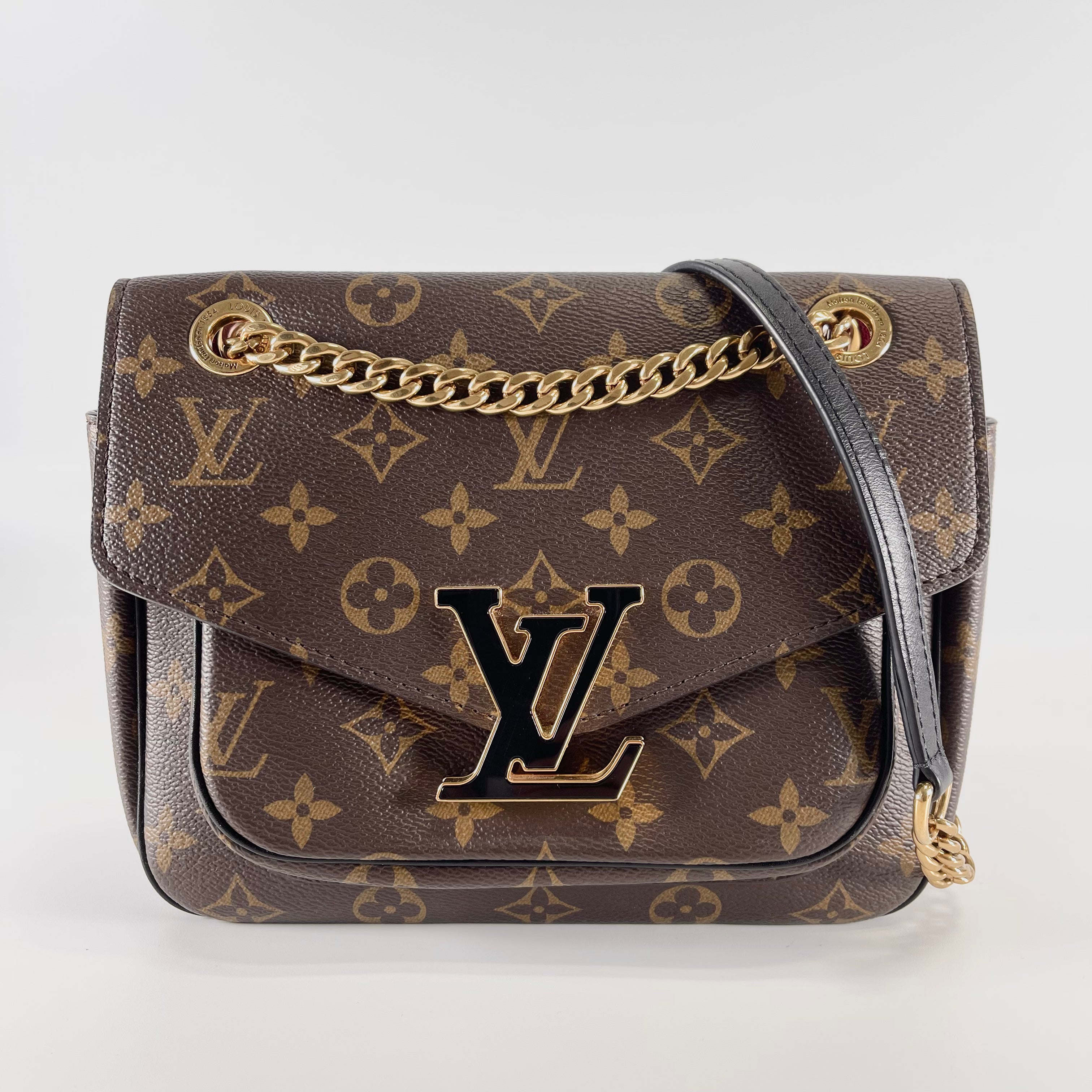 2603 secondhand LV brand bag M45592 RFID