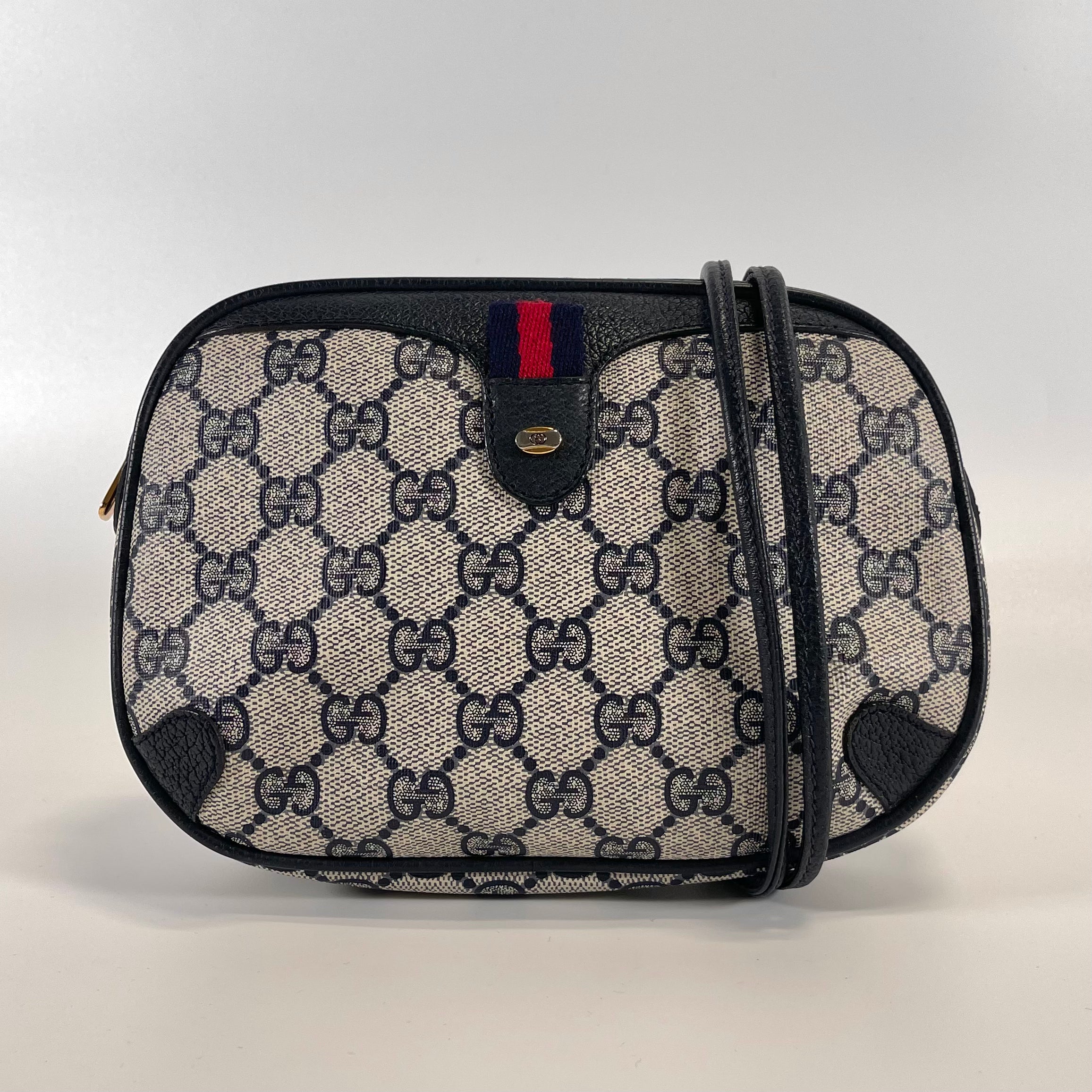 2511 GUCCI Sherry Line Shoulder Bag