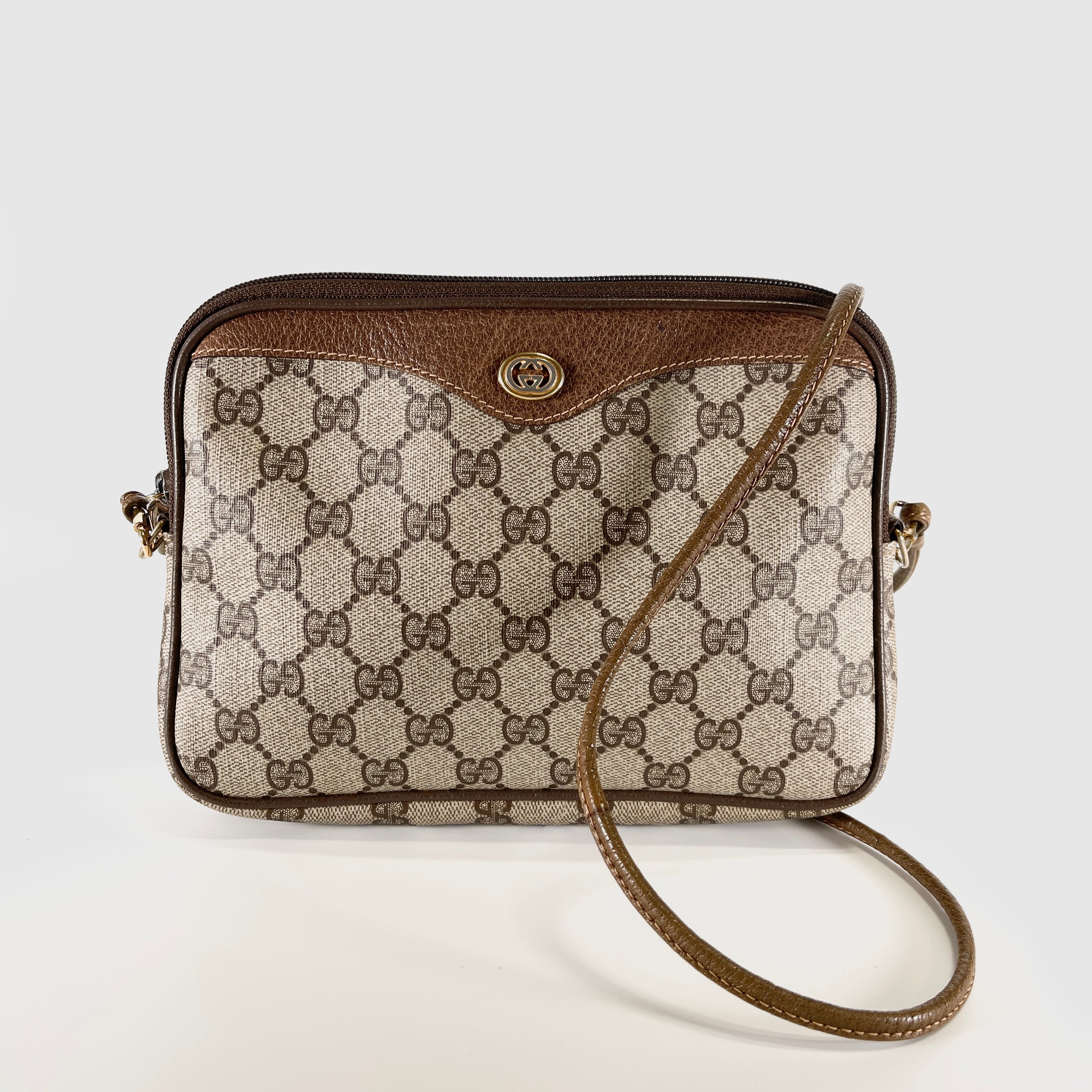 2605 secondhand GUCCI GG Supreme Shoulder bag