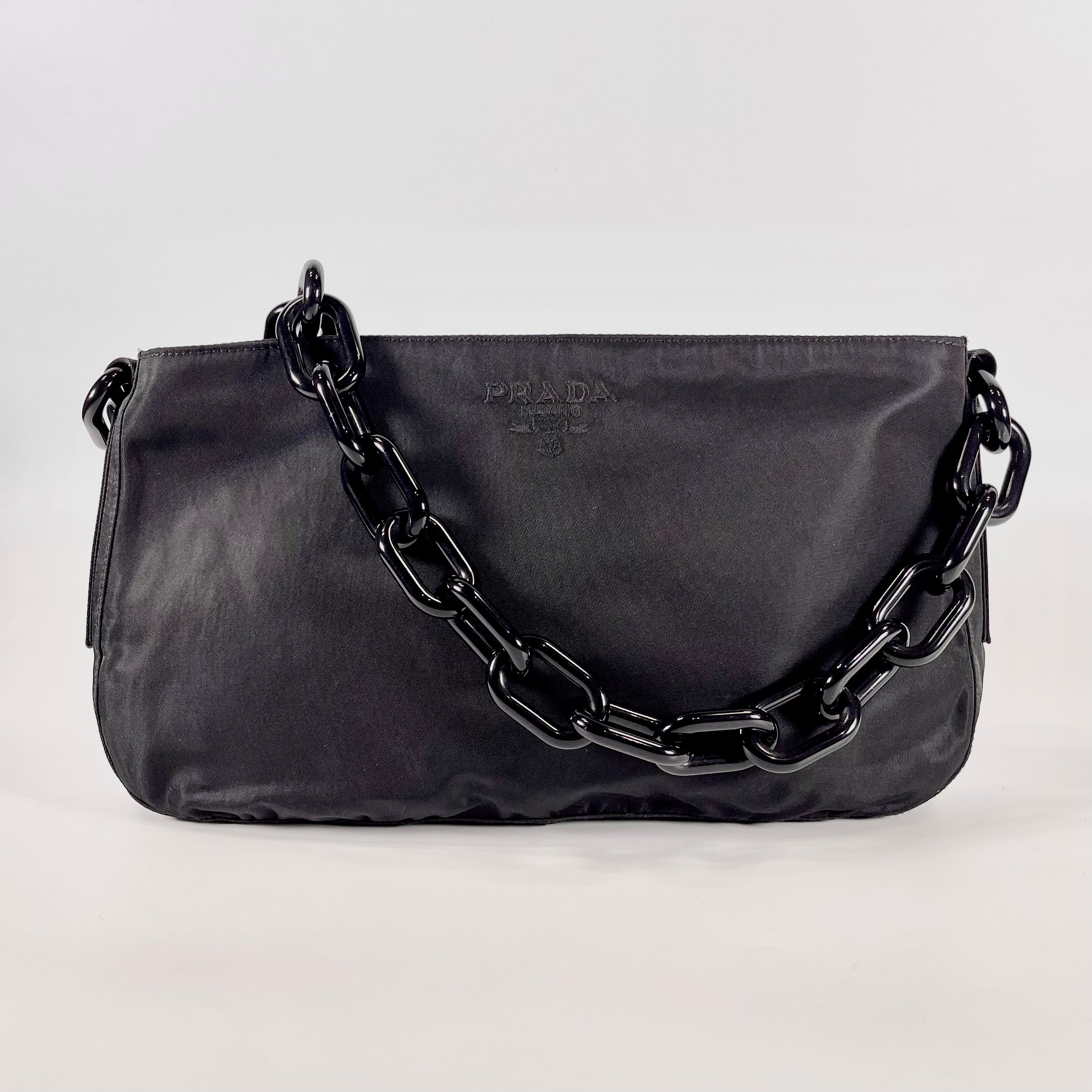 2601 secondhand PRADA hand bag