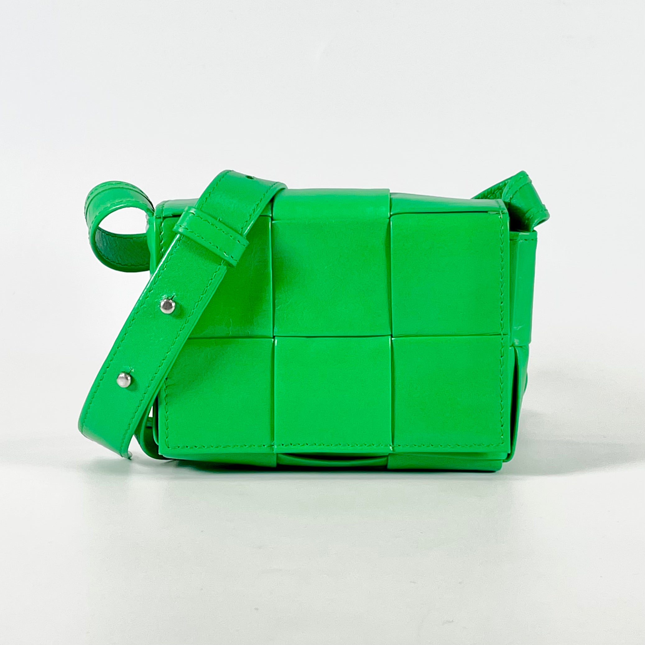 2601 BOTTEGAVENETA Bottega Veneta candy cassette 667048 Shoulder bag leather green S Rank