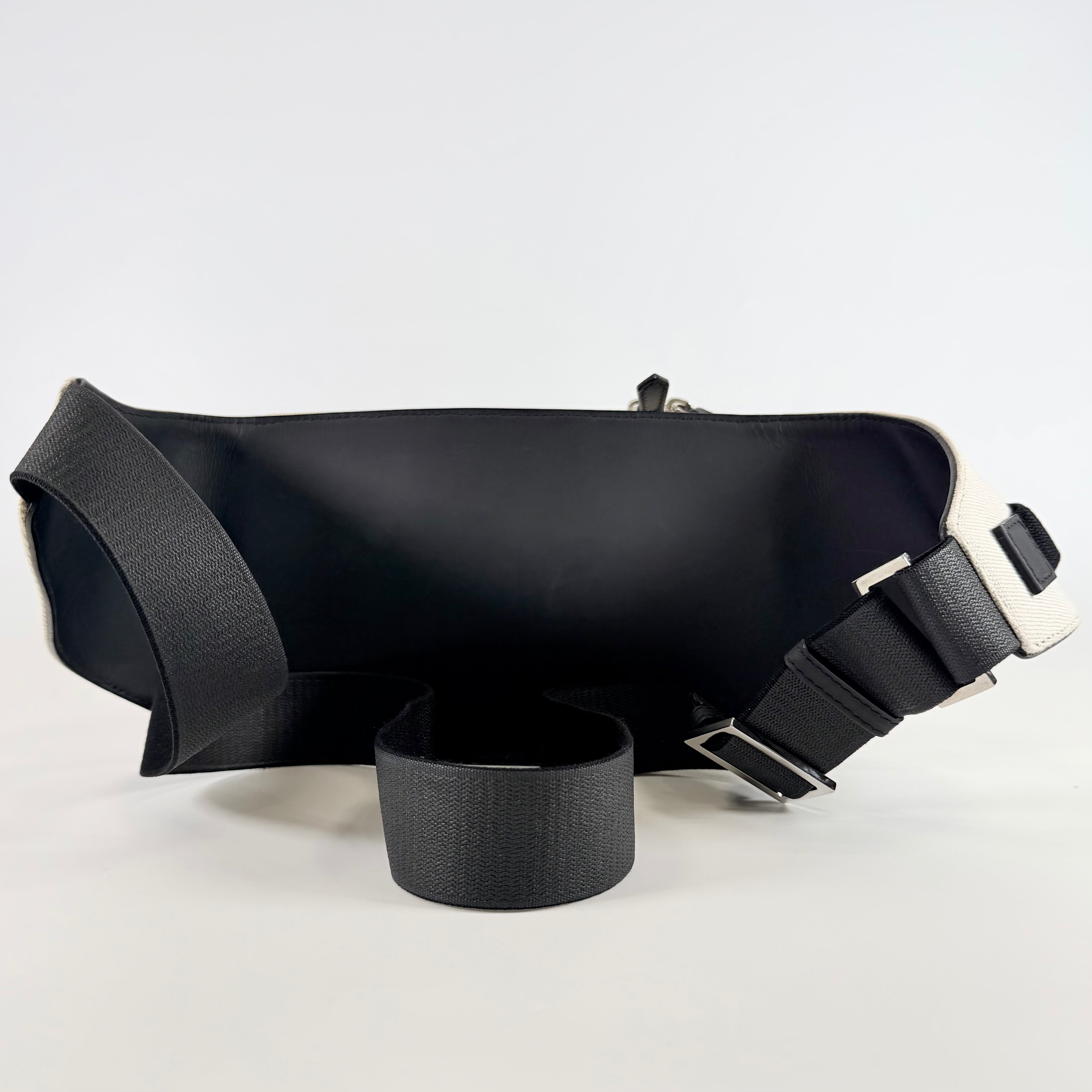 2608 secondhand BALENCIAGA Waist Bag