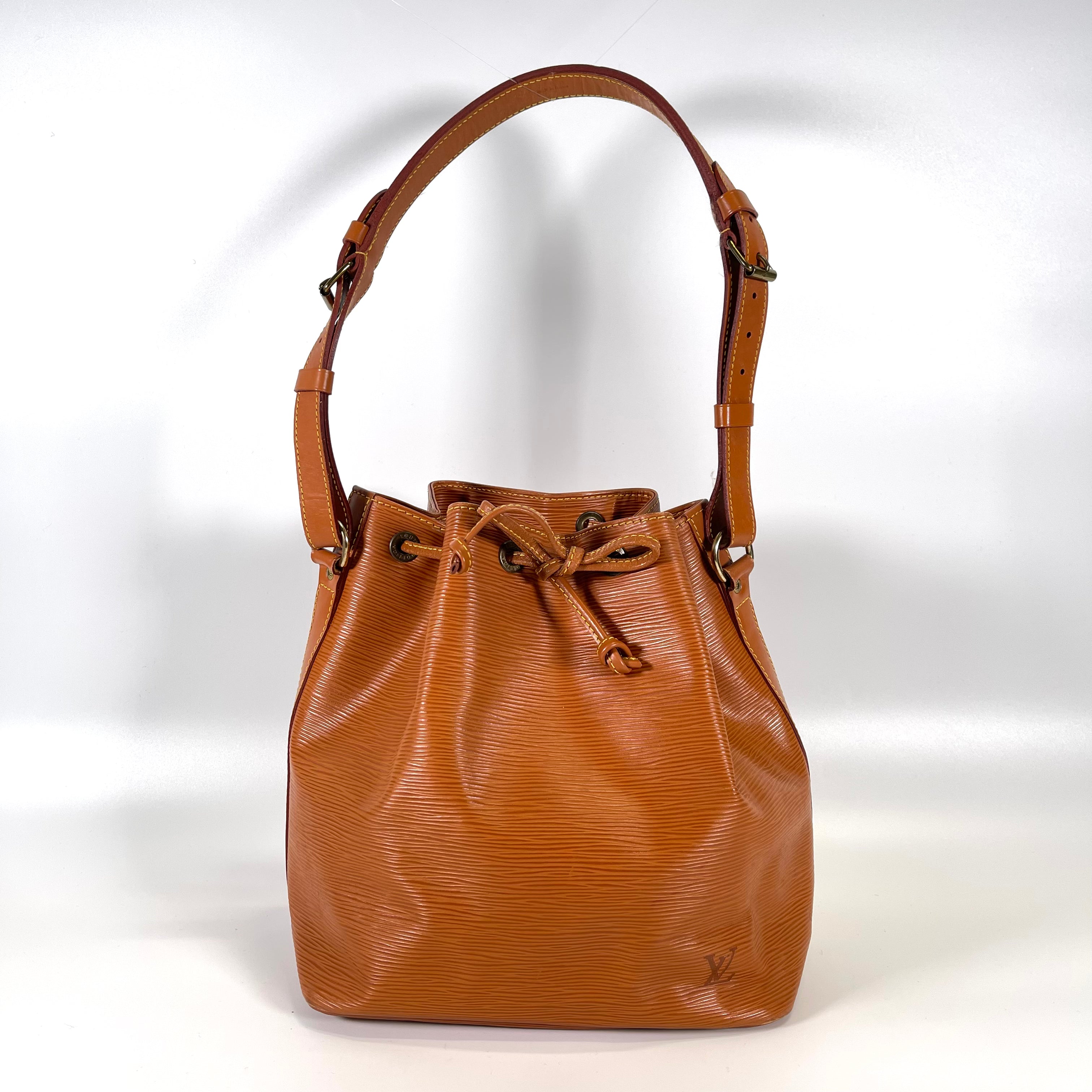 2512 secondhand Louis Vuitton Epi Petit Noé